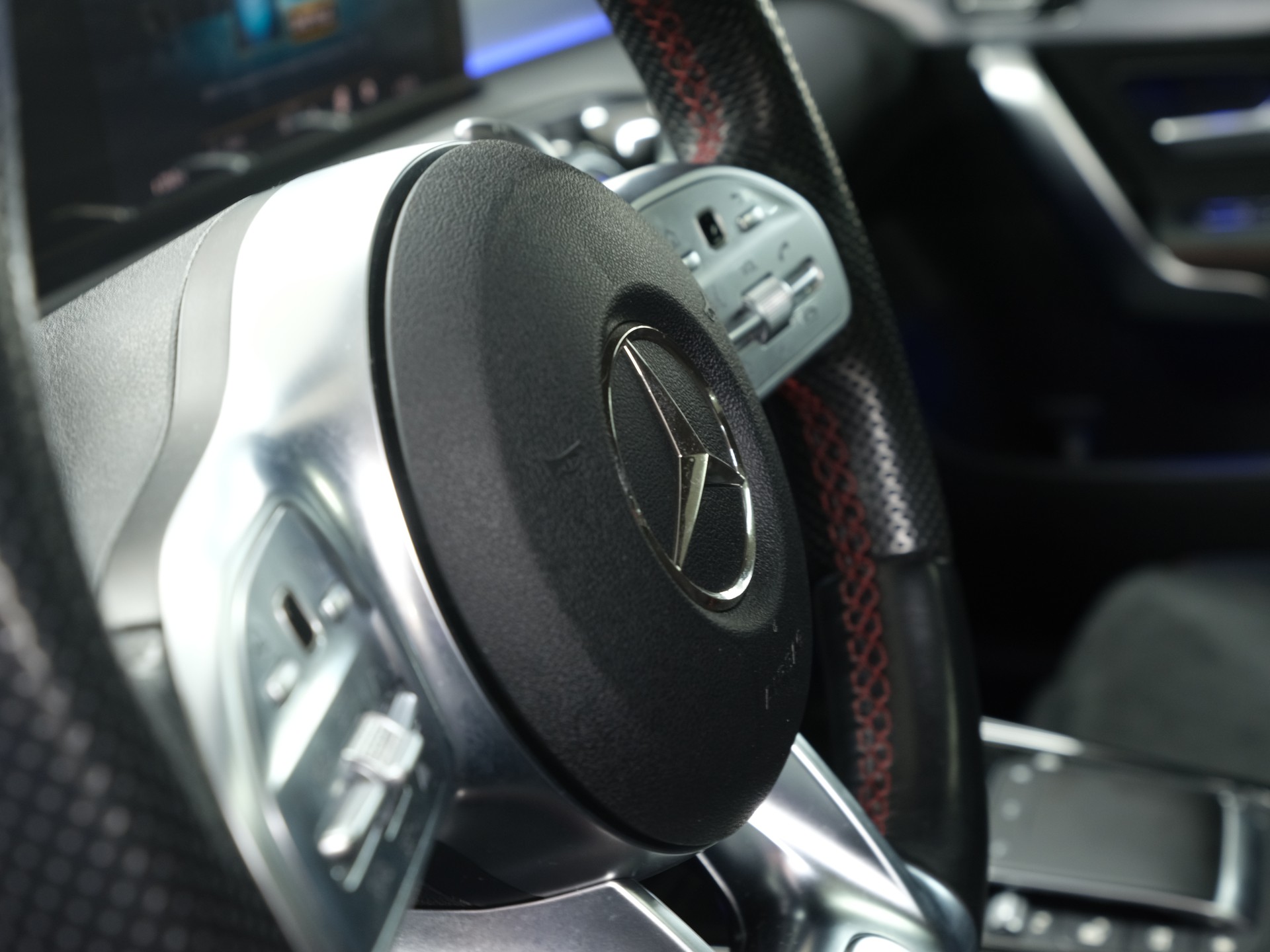 MERCEDES-BENZ CLA 35 AMG 4Matic 7G-DCT *Burmester* *AMG Performance* *Panorama*-image-24
