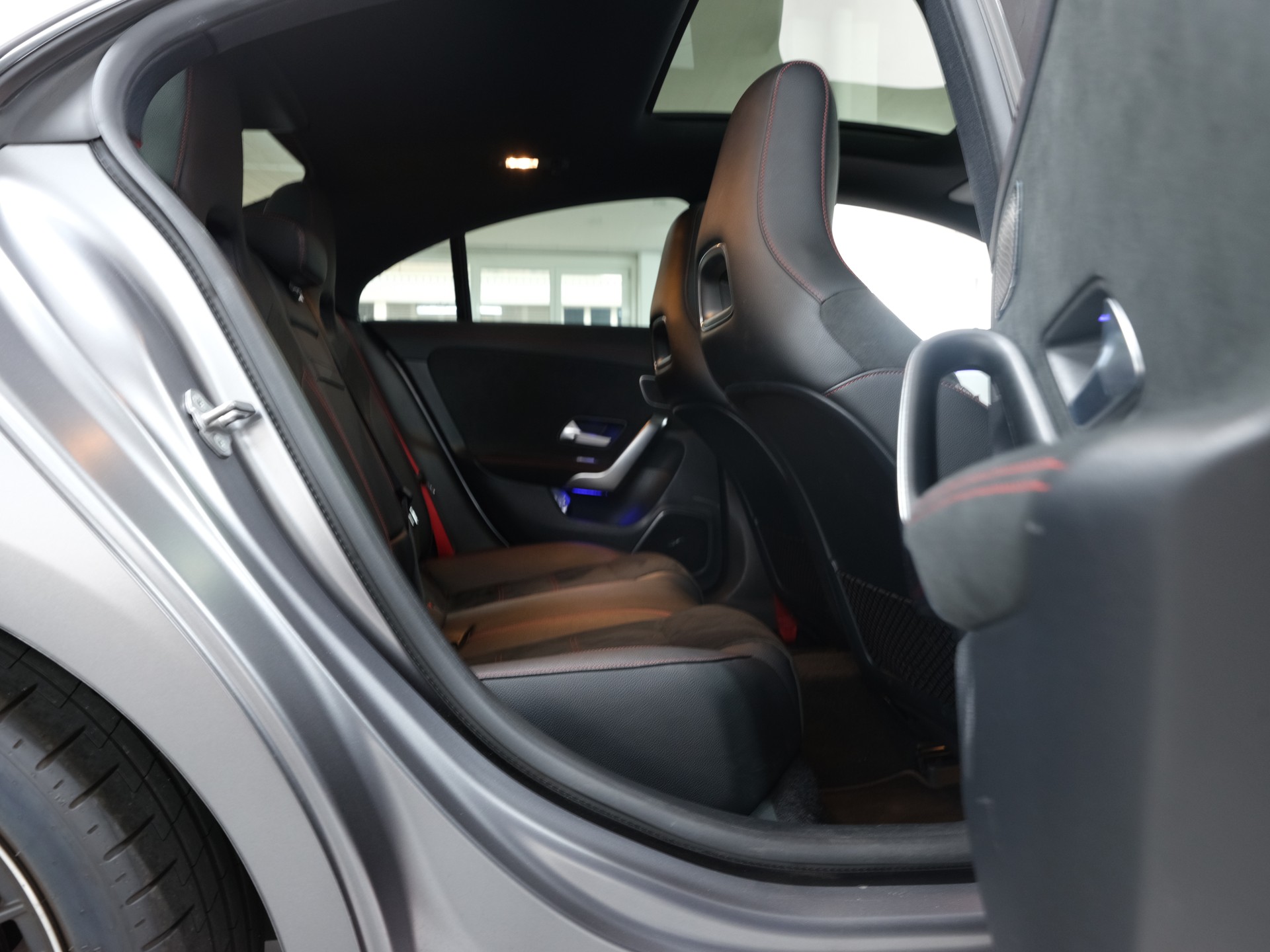 MERCEDES-BENZ CLA 35 AMG 4Matic 7G-DCT *Burmester* *AMG Performance* *Panorama*-image-27