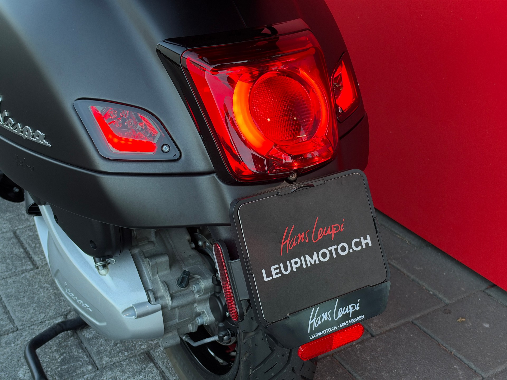 PIAGGIO Vespa GTS 300 HPE Super Notte ABS/ASR-image-4