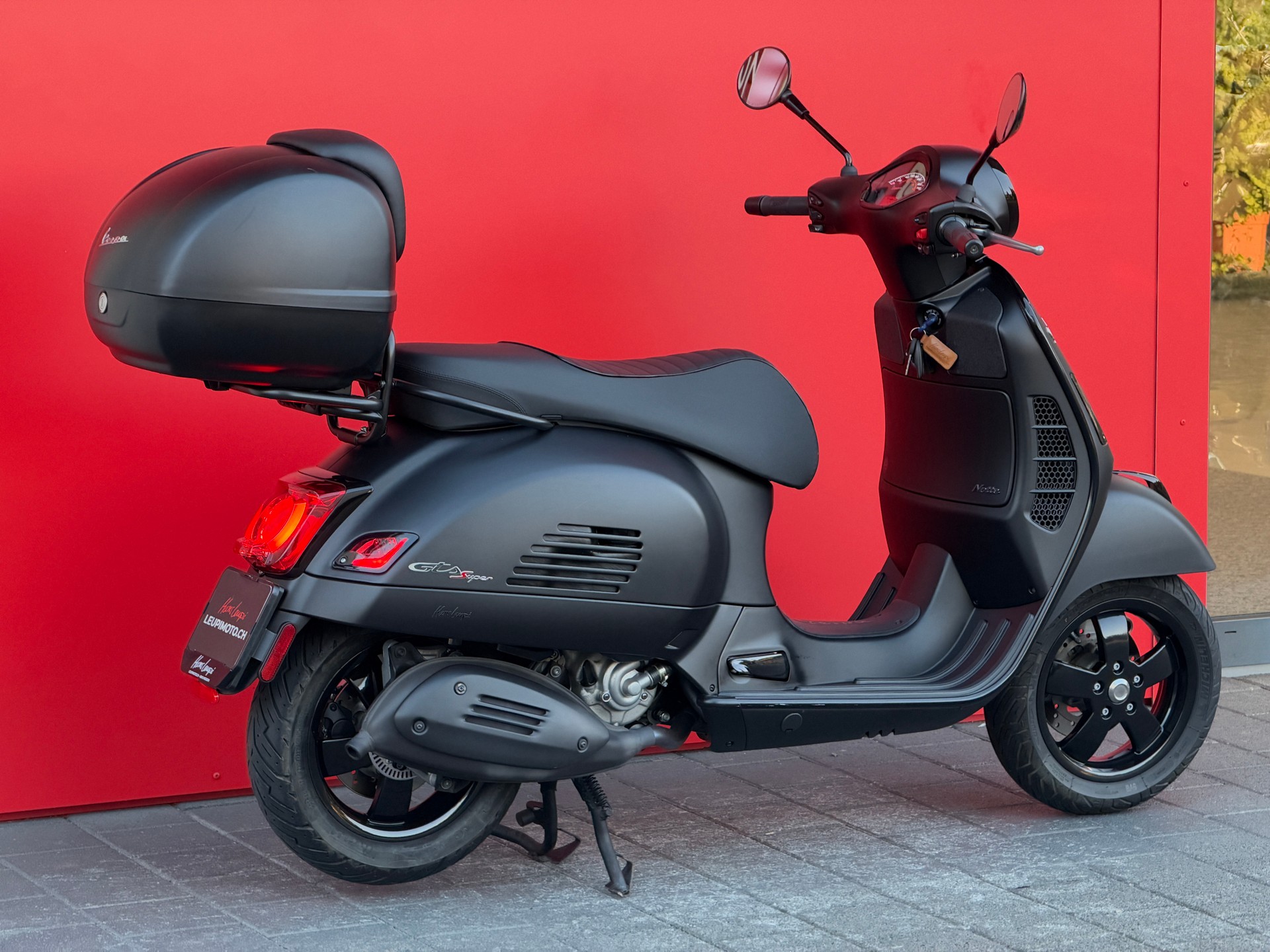 PIAGGIO Vespa GTS 300 HPE Super Notte ABS/ASR-image-12