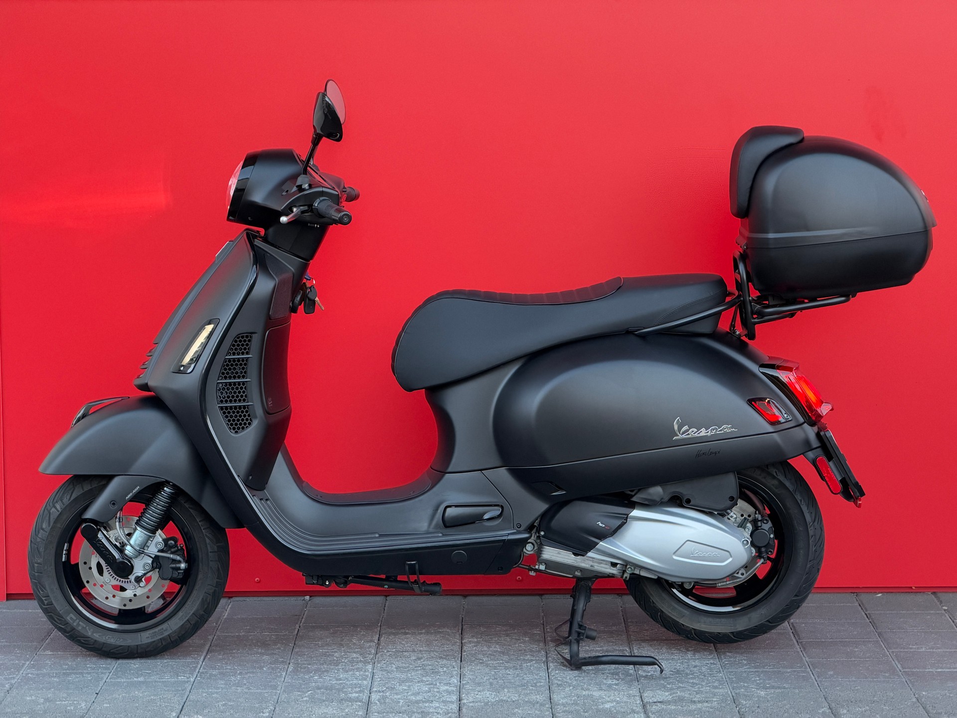 PIAGGIO Vespa GTS 300 HPE Super Notte ABS/ASR-image-3