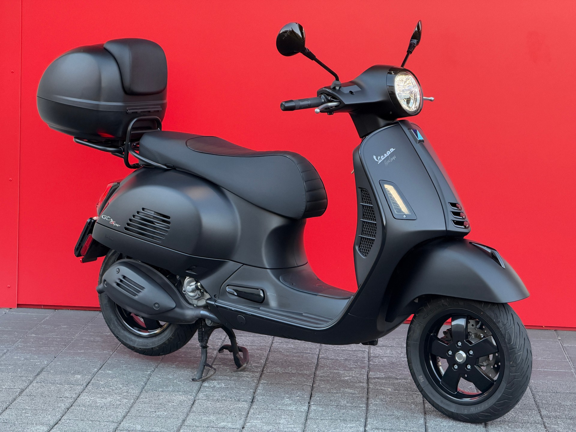 PIAGGIO Vespa GTS 300 HPE Super Notte ABS/ASR-image-13