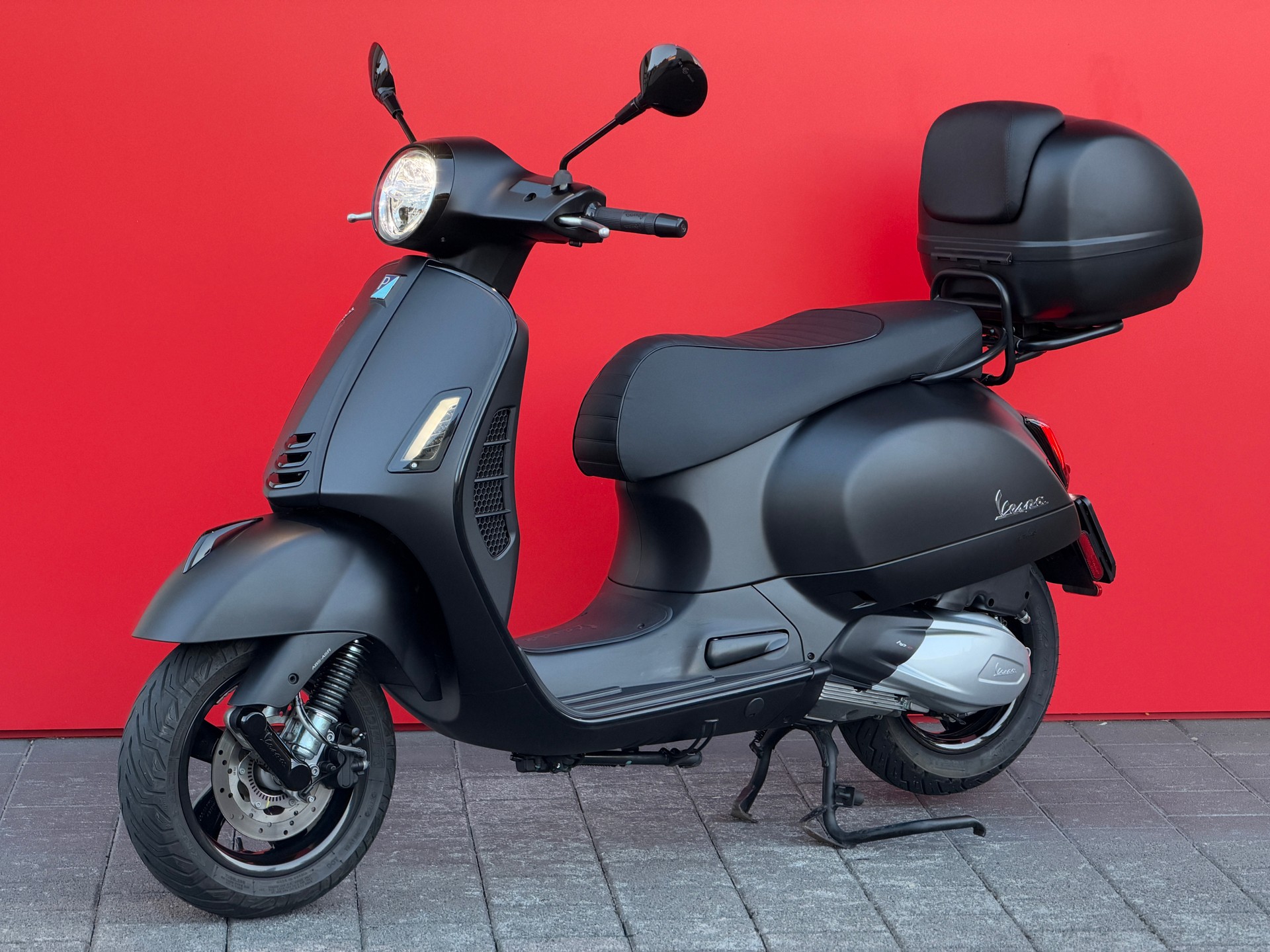 PIAGGIO Vespa GTS 300 HPE Super Notte ABS/ASR-image-2