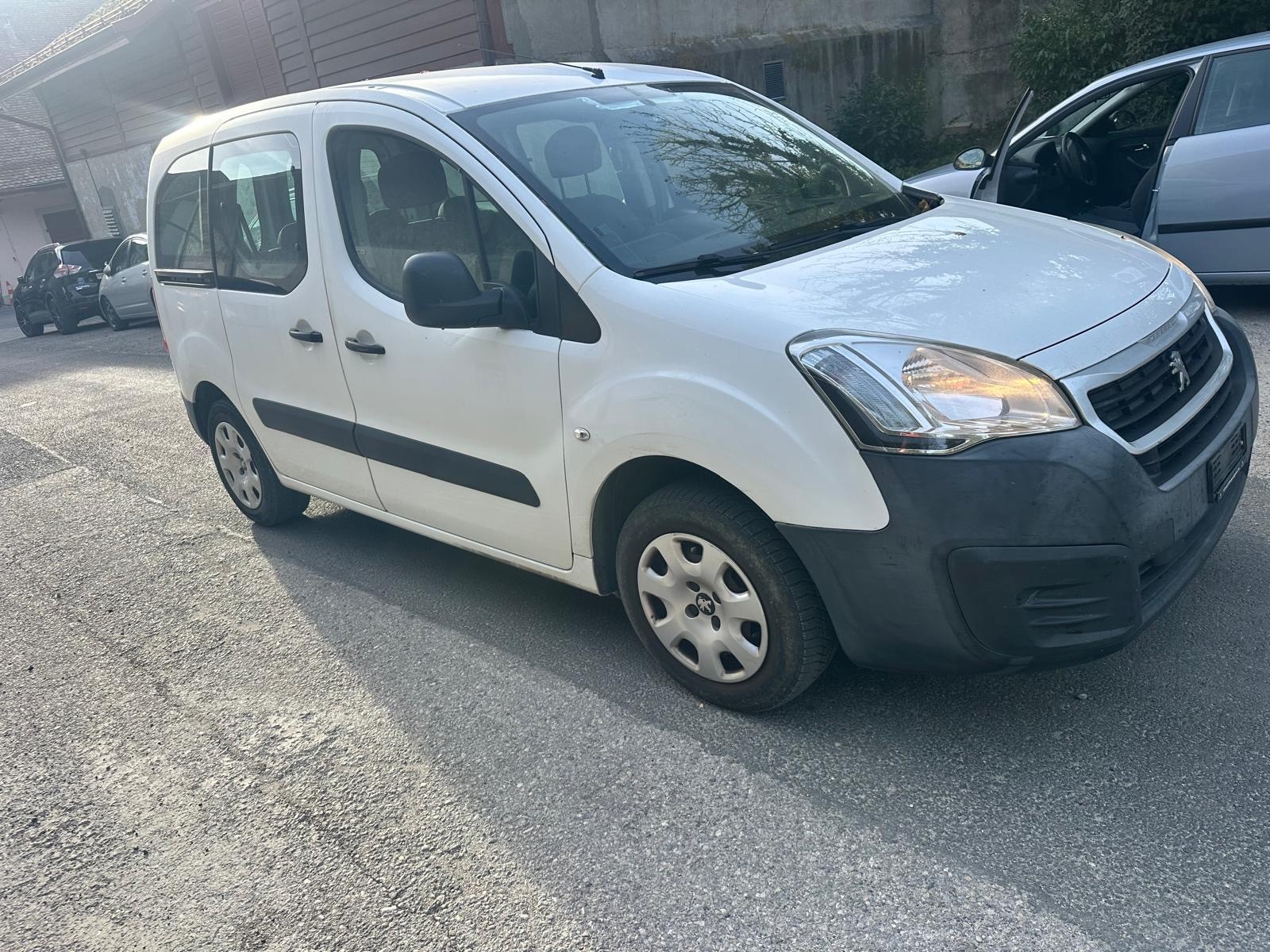 PEUGEOT Partner 1.6 VTi Active