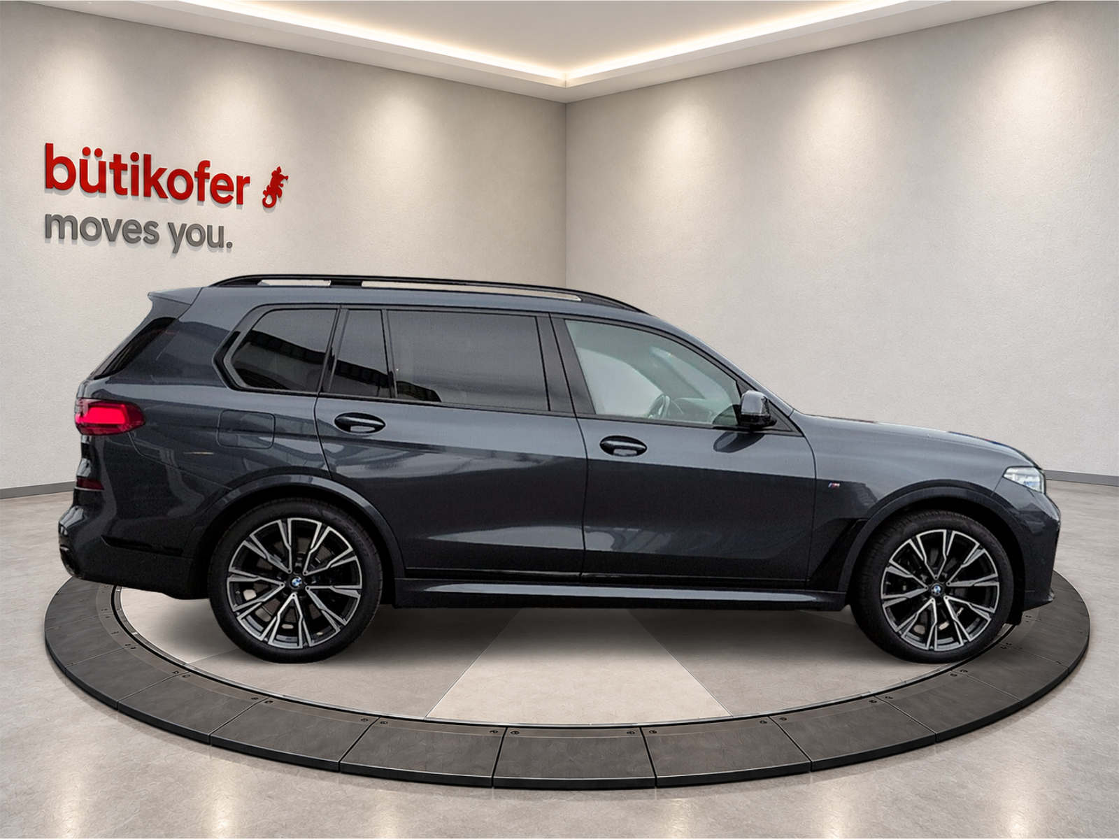 BMW X7 M50i-image-5