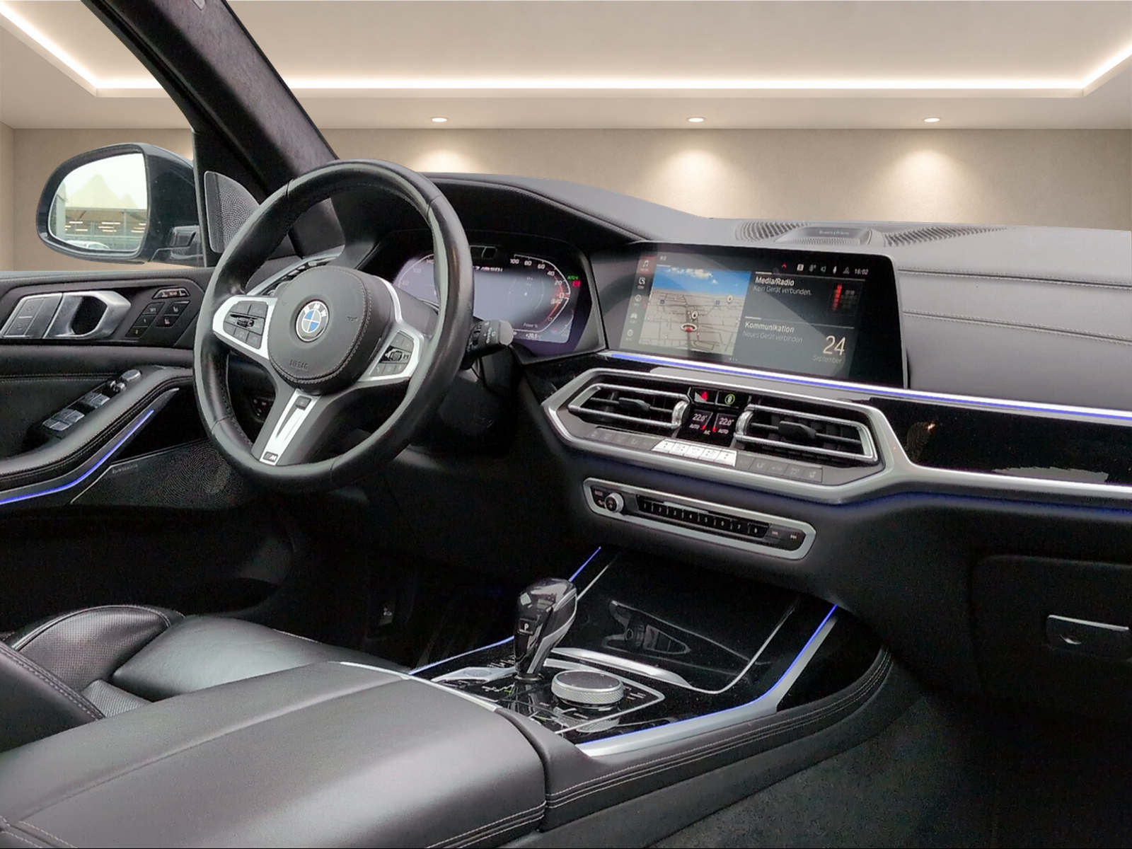 BMW X7 M50i-image-9