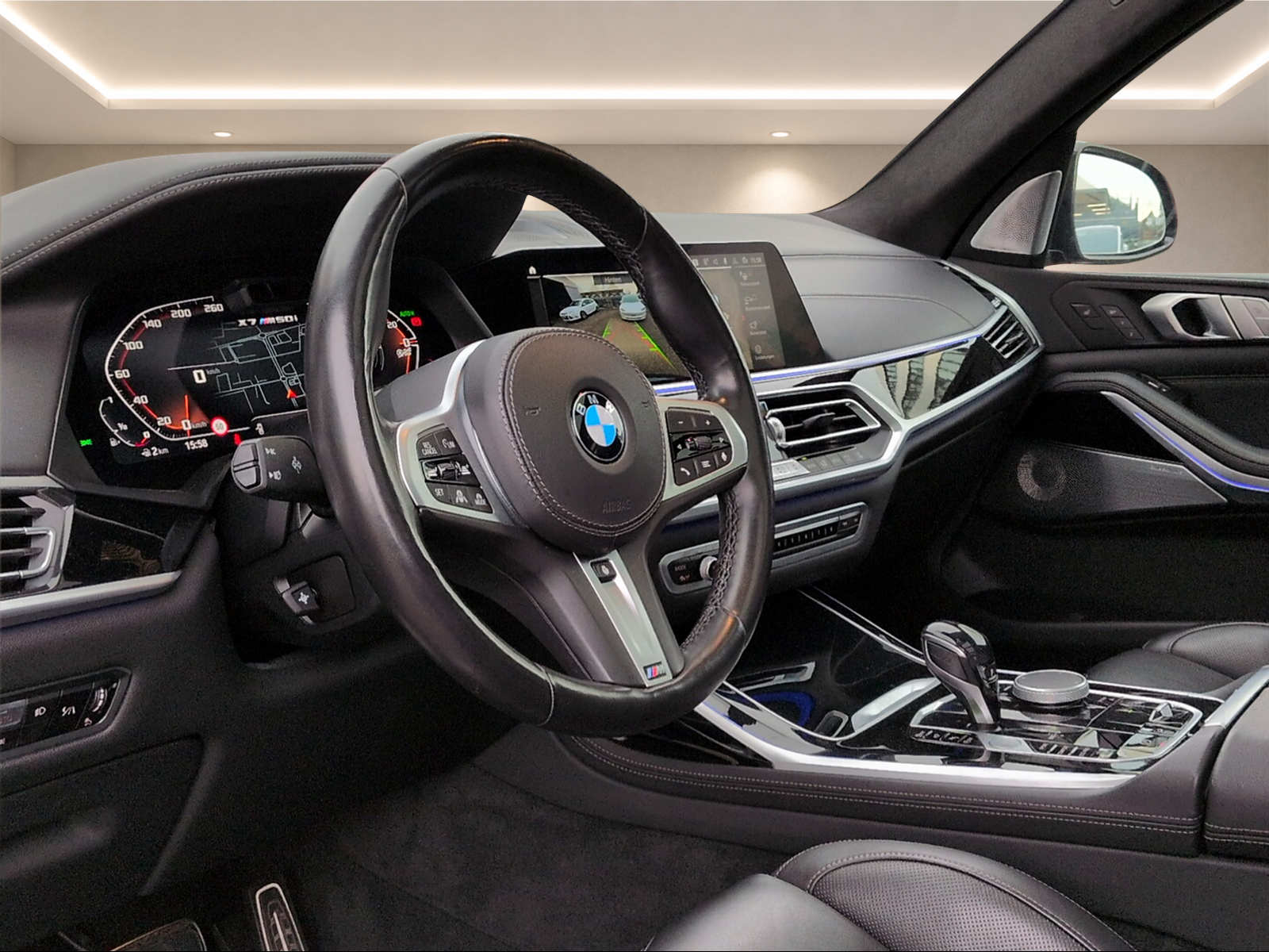 BMW X7 M50i-image-8