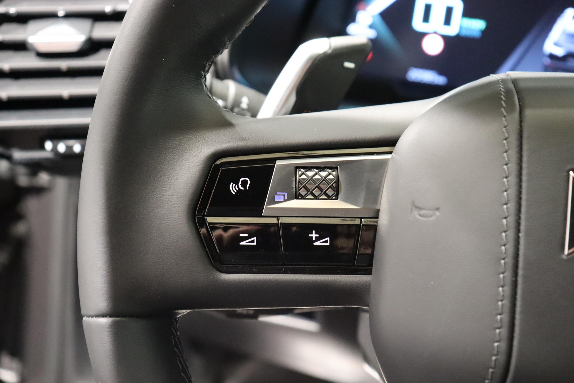 DS AUTOMOBILES 7 Crossback 1.6 E-Tense Rivoli 4x4-image-17