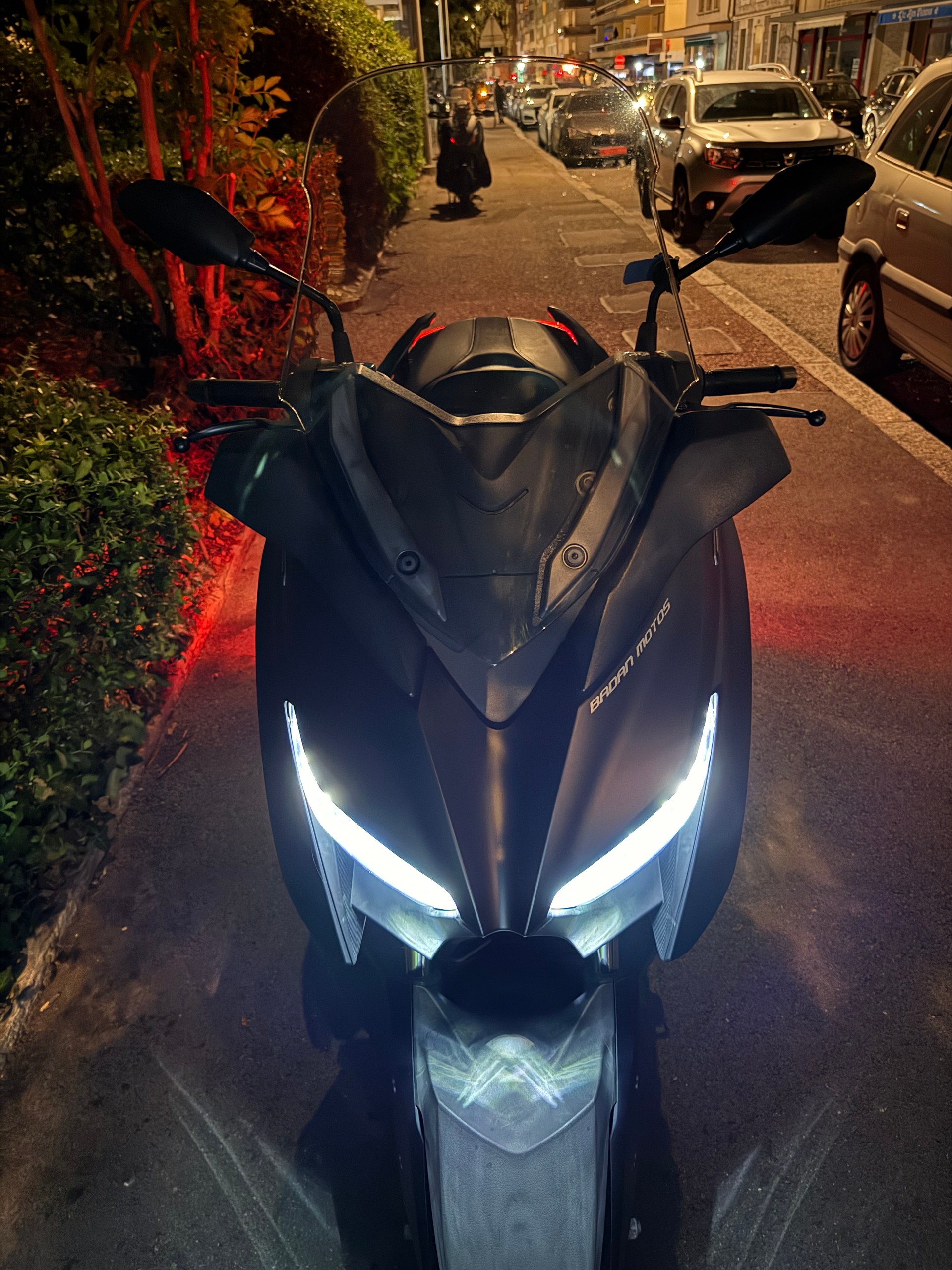 YAMAHA X-Max 300 Iron Max ABS-image-4