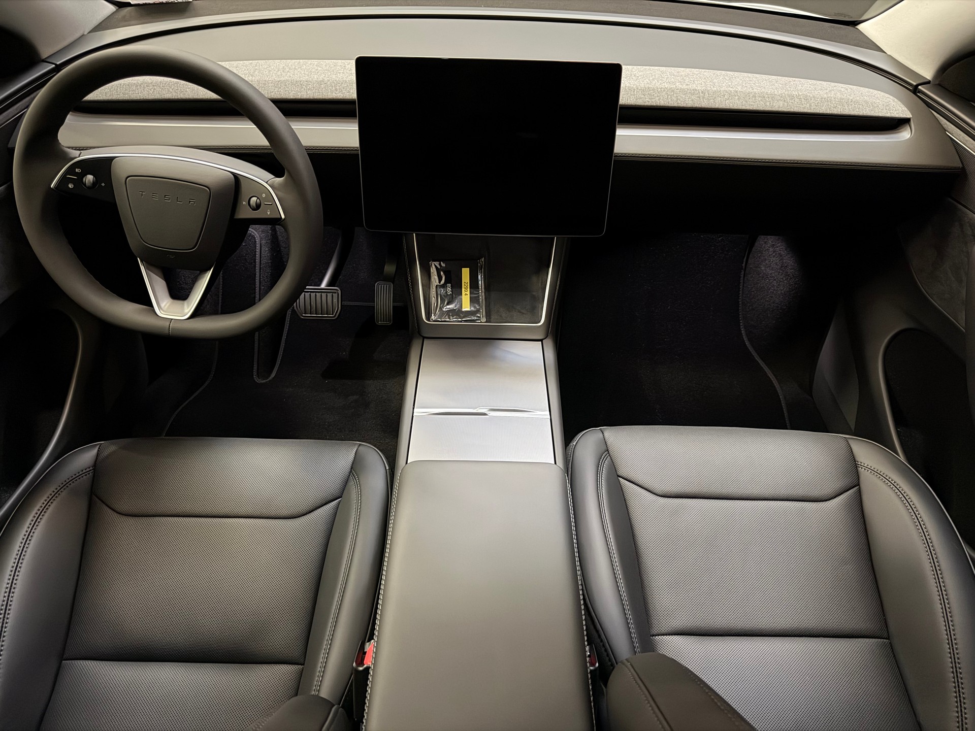 TESLA Model Y Long Range Premium AWD-image-15