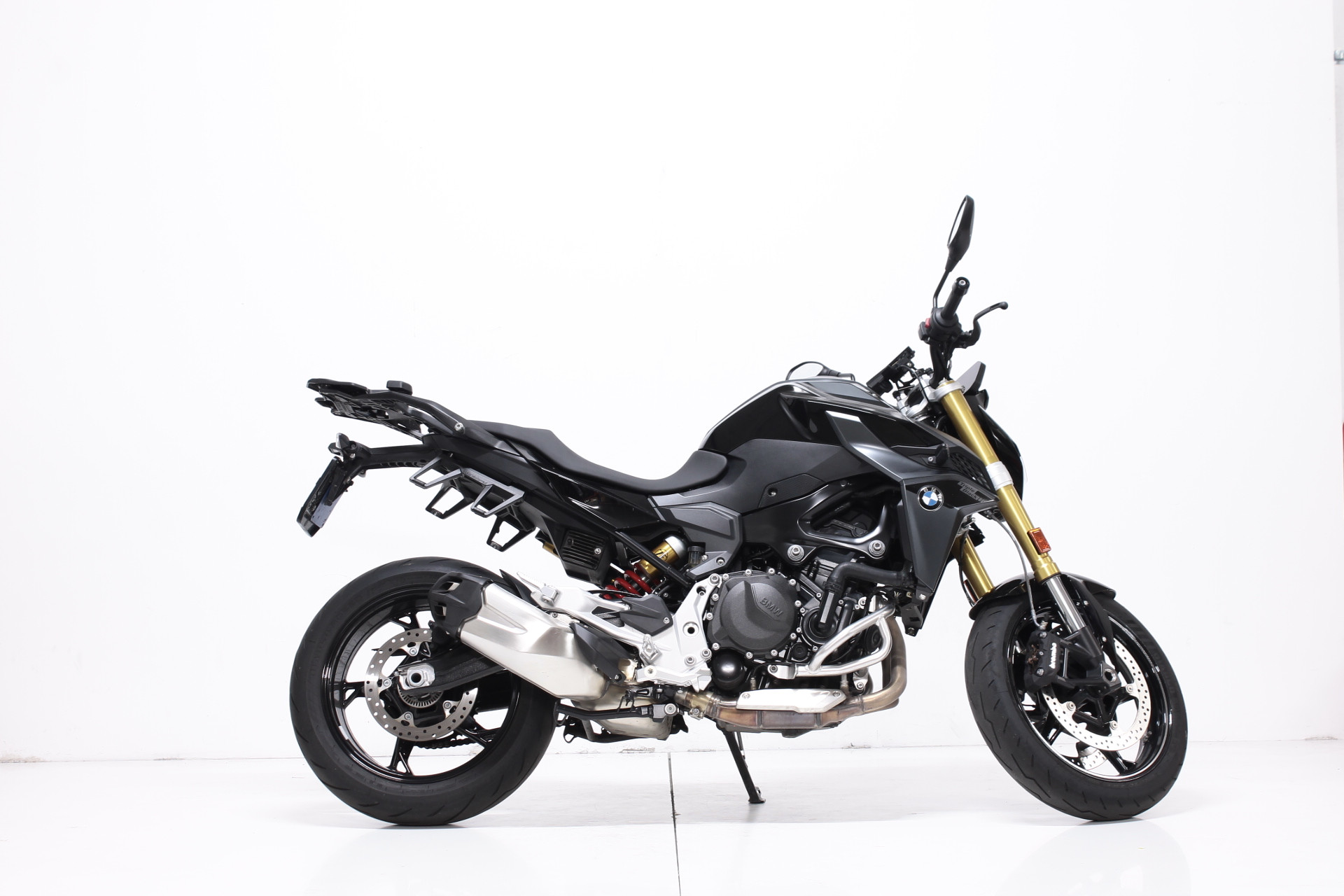 BMW F 900 R Triple Black-image-4