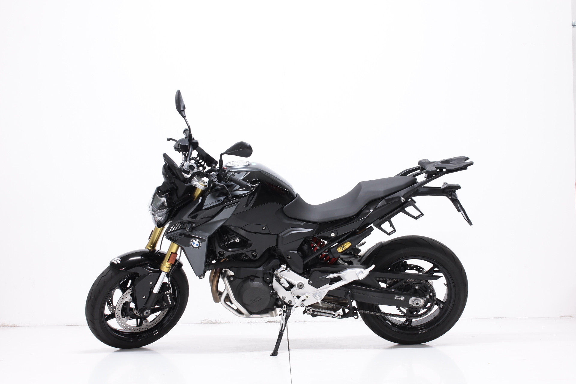 BMW F 900 R Triple Black-image-3
