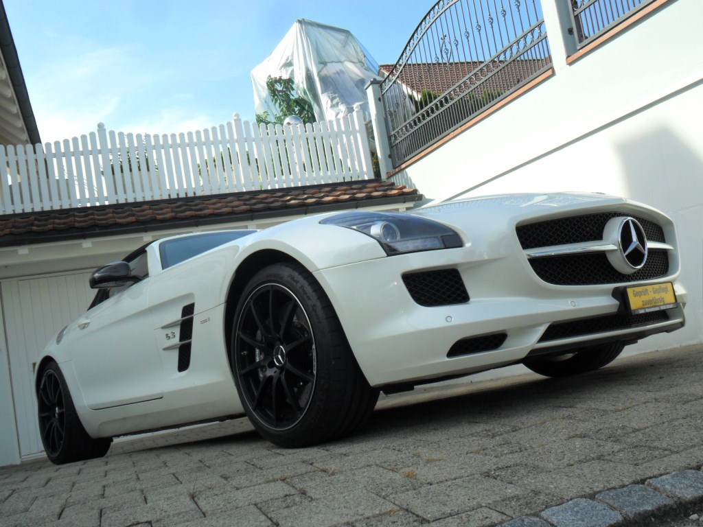 MERCEDES-BENZ SLS 63 AMG Speedshift-image-4