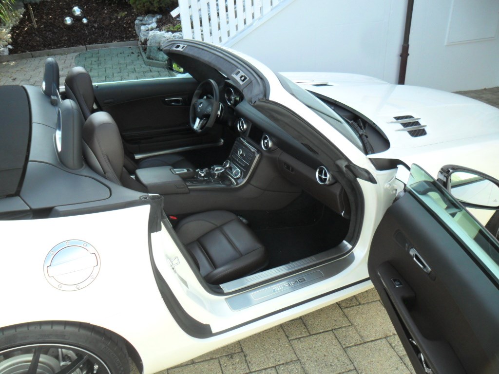 MERCEDES-BENZ SLS 63 AMG Speedshift-image-10