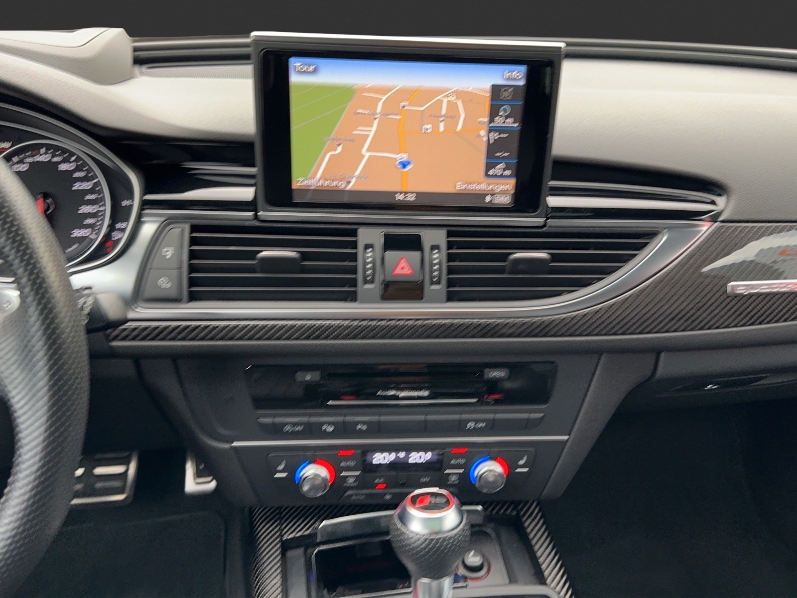 AUDI RS6 Avant 4.0 TFSI V8 quattro Tiptronic-image-12