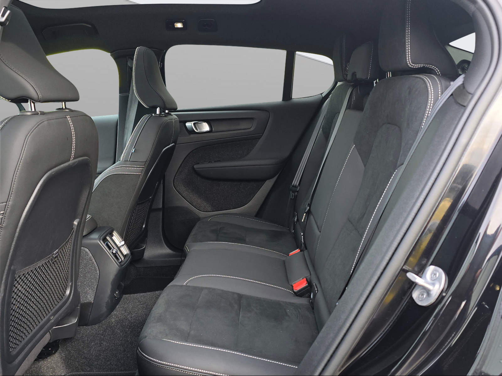 VOLVO C40 Recharge E80 82kWh Twin AWD Pure Electric Plus-image-8