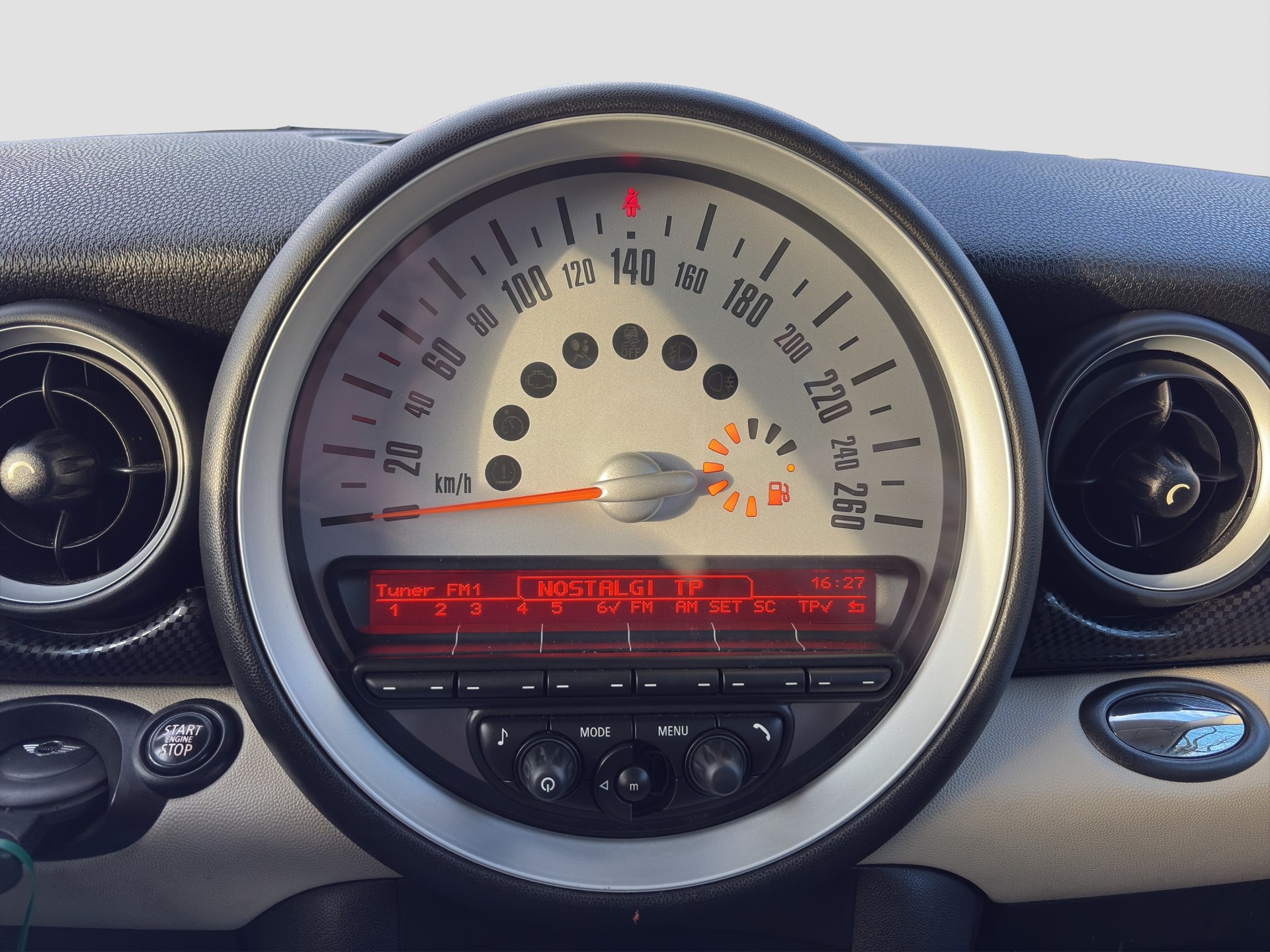 MINI Mini Cooper S-image-12