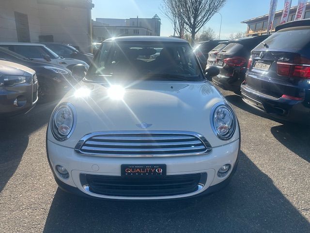 MINI One-showroom-element-2