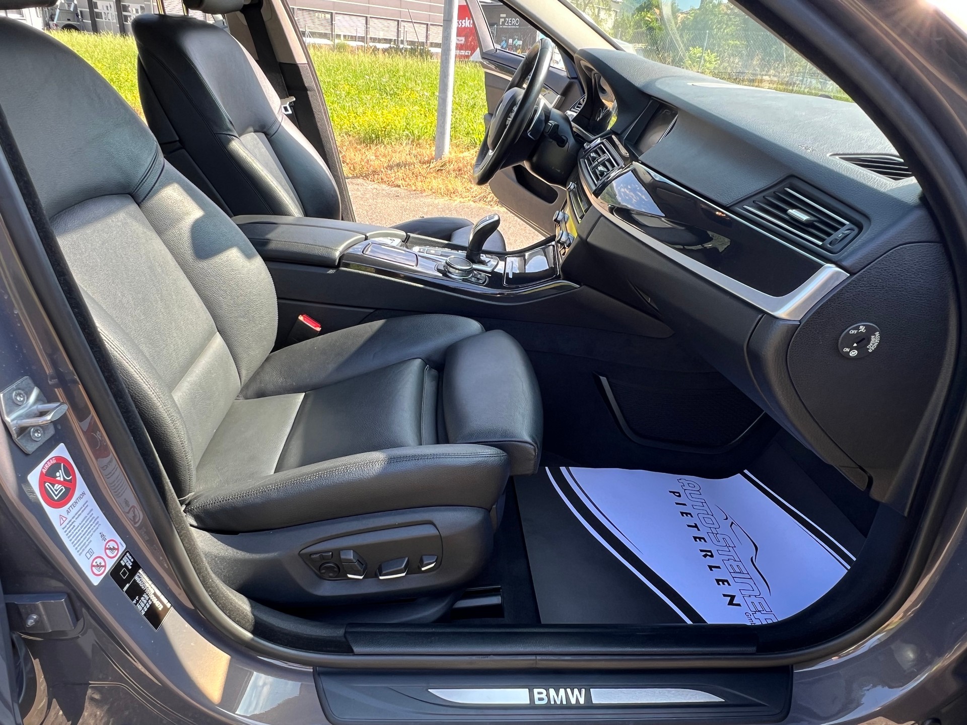 BMW 528i Touring xDrive Luxury Line Steptronic. TOP ZUSTAND. SAUBER UND GEPFLEGT. VIEL ZUBEHÖR !! PREIS 14`900.--image-27