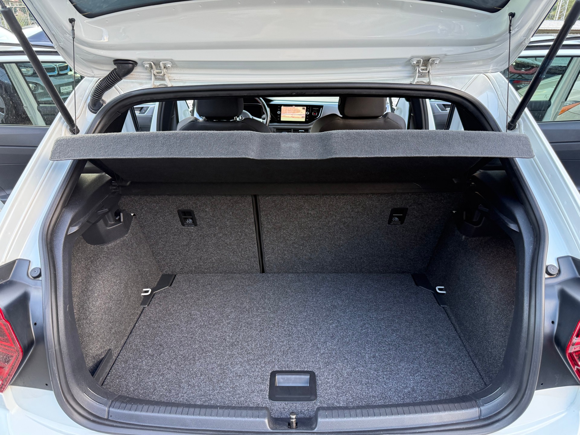 VW Polo 2.0 TSI GTI DSG-image-15