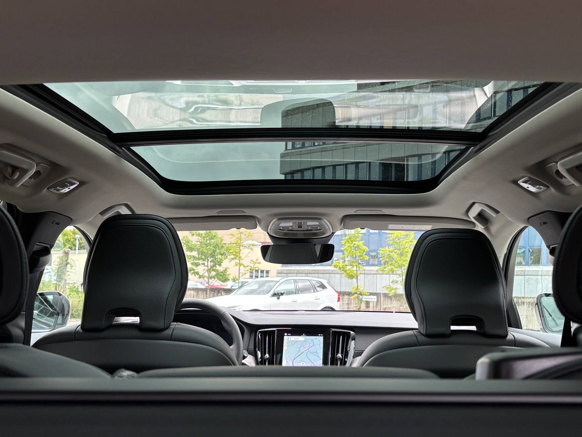 VOLVO V60 2.0 T8 TE Ultra Dark eAWD-image-10