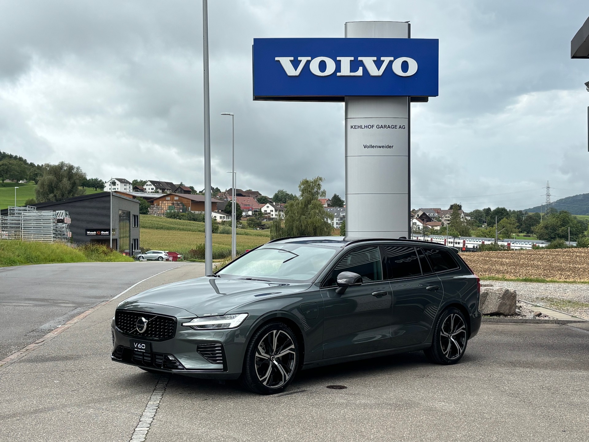 VOLVO V60 2.0 T8 TE Ultra Dark eAWD