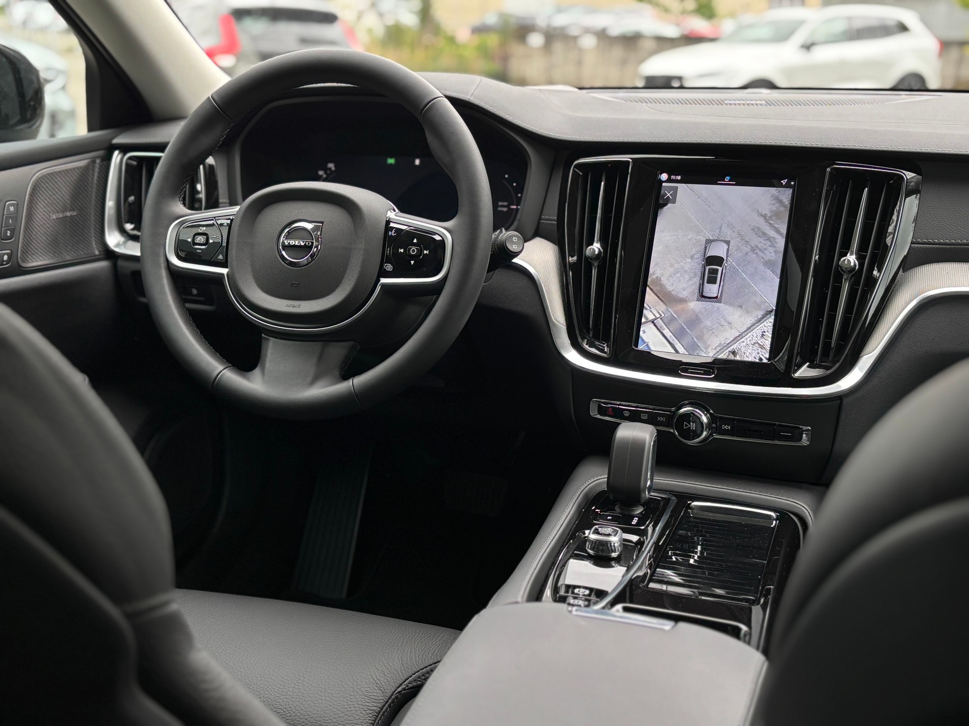 VOLVO V60 2.0 T8 TE Ultra Dark eAWD-image-12