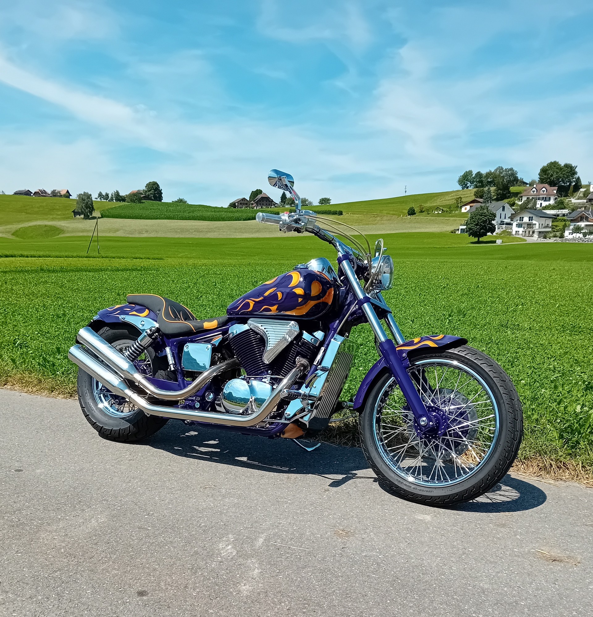 HONDA VT 750 DC Black Widow