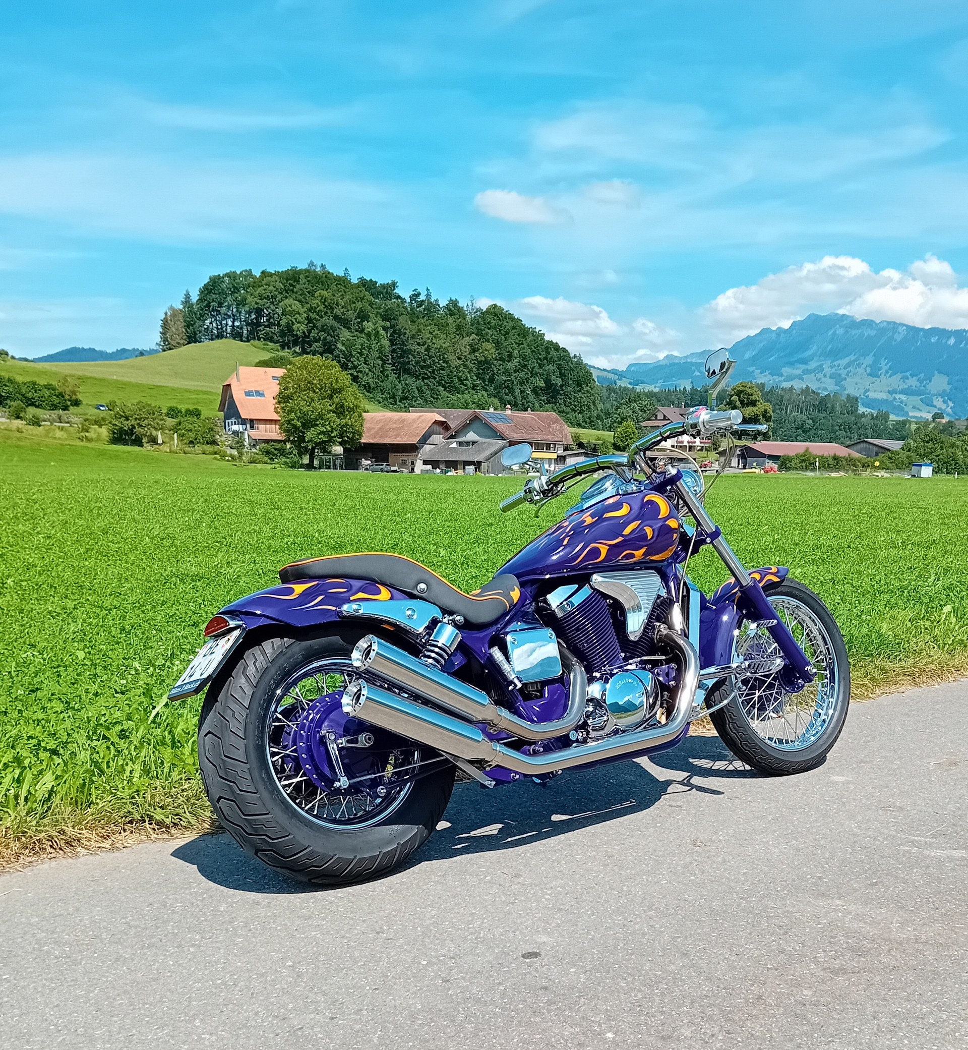 HONDA VT 750 DC Black Widow-image-2