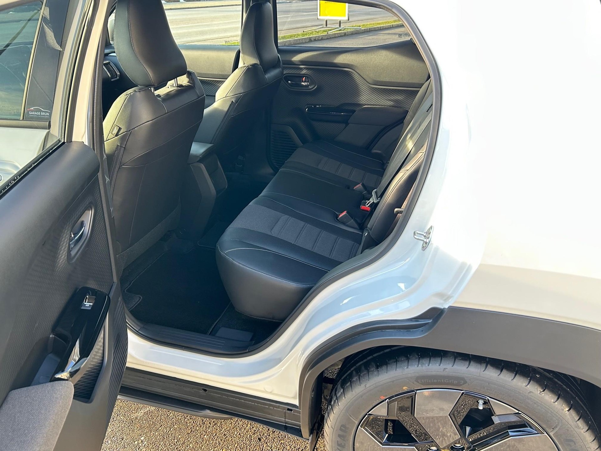 TOYOTA Urban Cruiser Premium-image-10