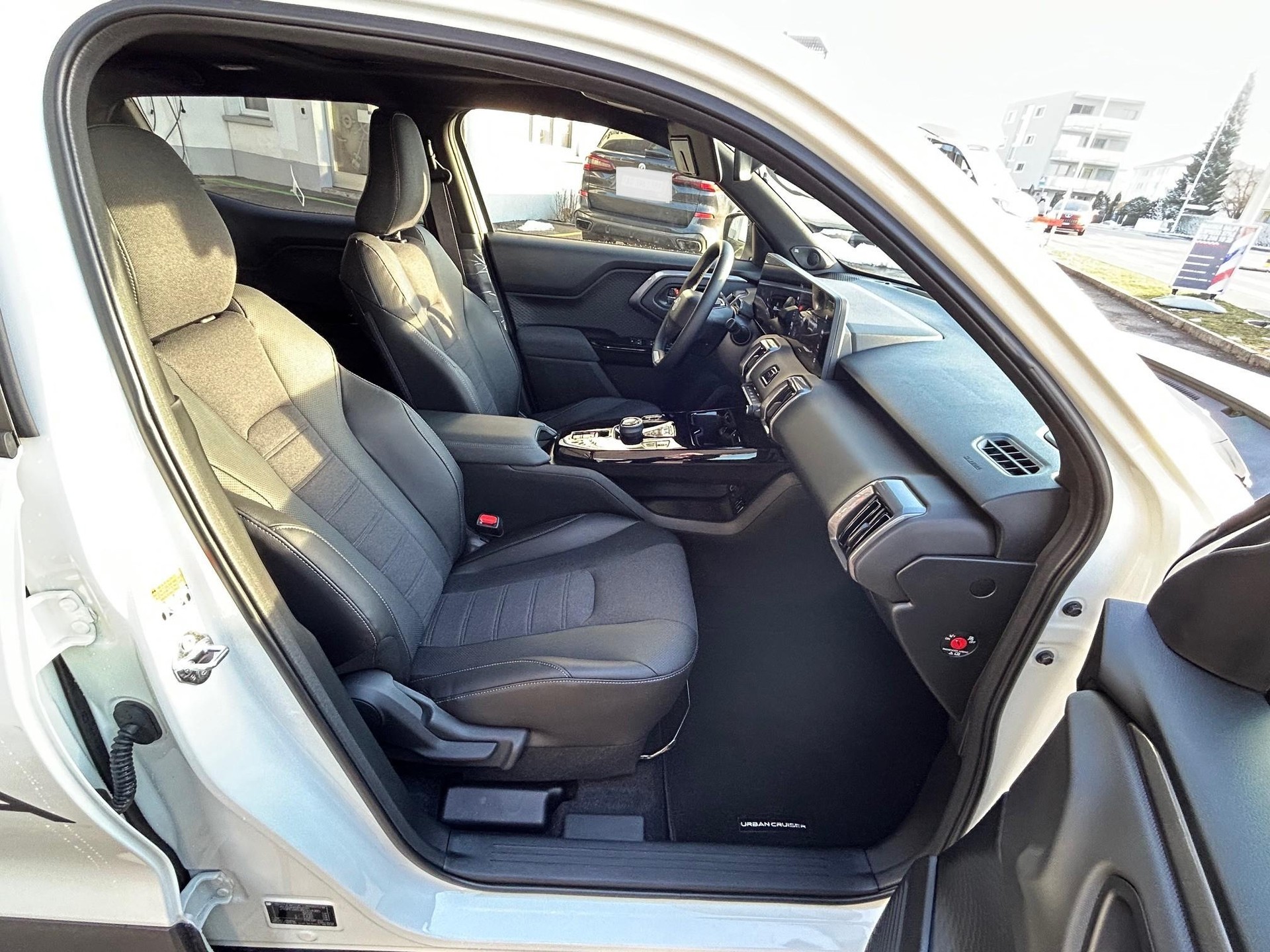 TOYOTA Urban Cruiser Premium-image-14