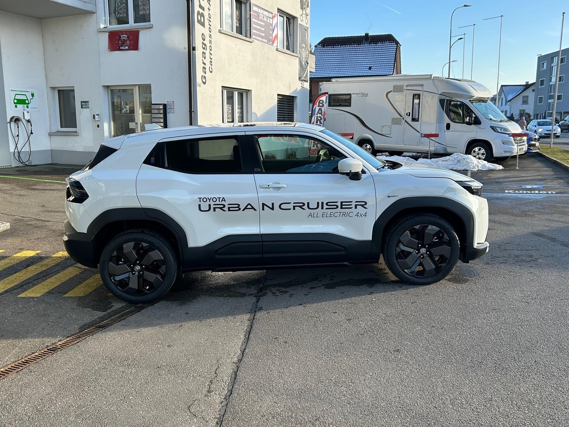 TOYOTA Urban Cruiser Premium-image-5