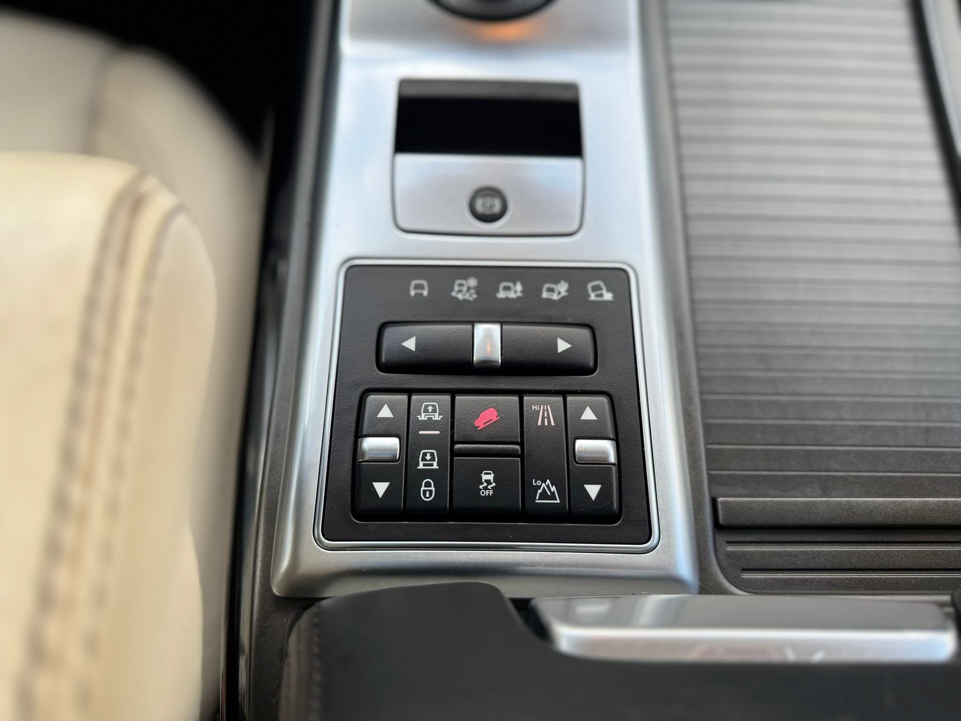 LAND ROVER Range Rover Sport 3.0 TDV6 HSE Automatic-image-14