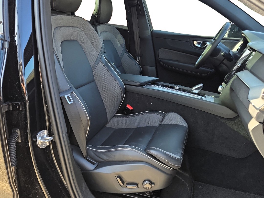 VOLVO XC60 T8 eAWD PluginHybrid Plus Dark Geartronic-image-11