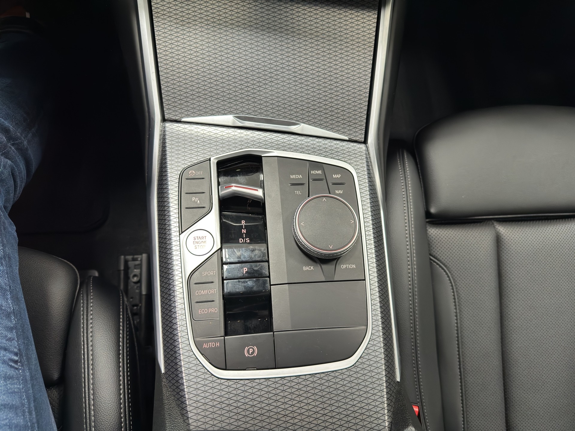 BMW 320d xDrive 48V Steptronic M Sport-image-22