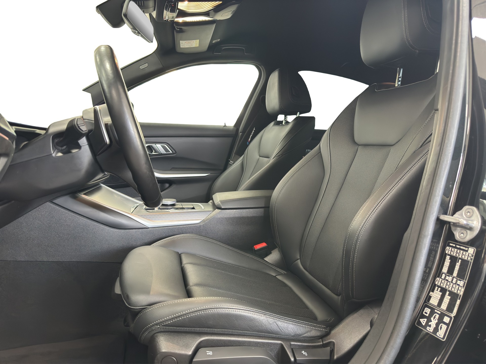 BMW 320d xDrive 48V Steptronic M Sport-image-19