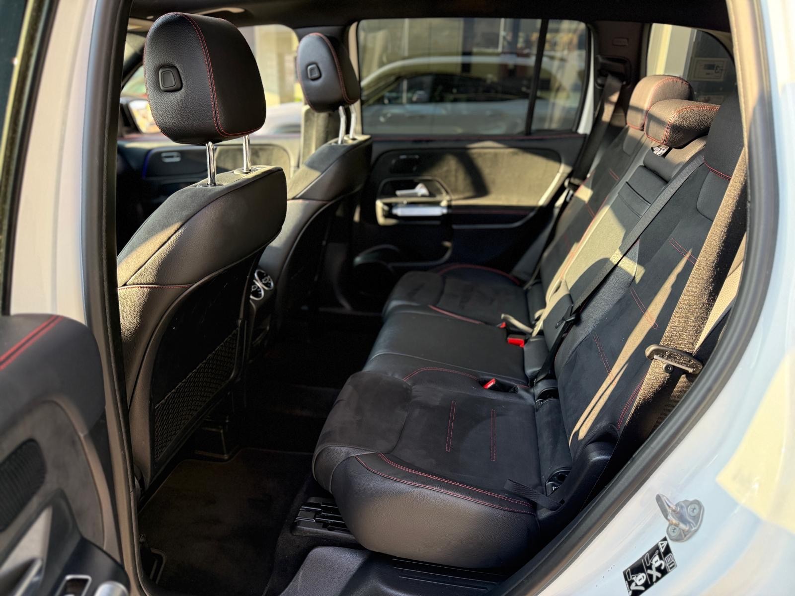 MERCEDES-BENZ GLB 250 4Matic AMG Line 8G-Tronic-image-26