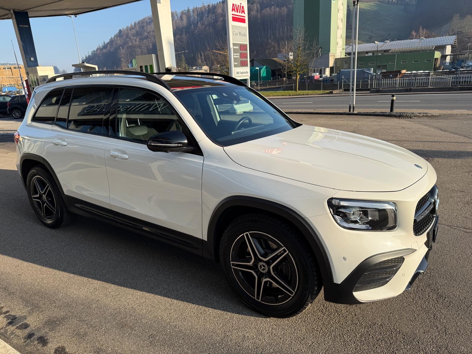 MERCEDES-BENZ GLB 250 4Matic AMG Line 8G-Tronic-image-16
