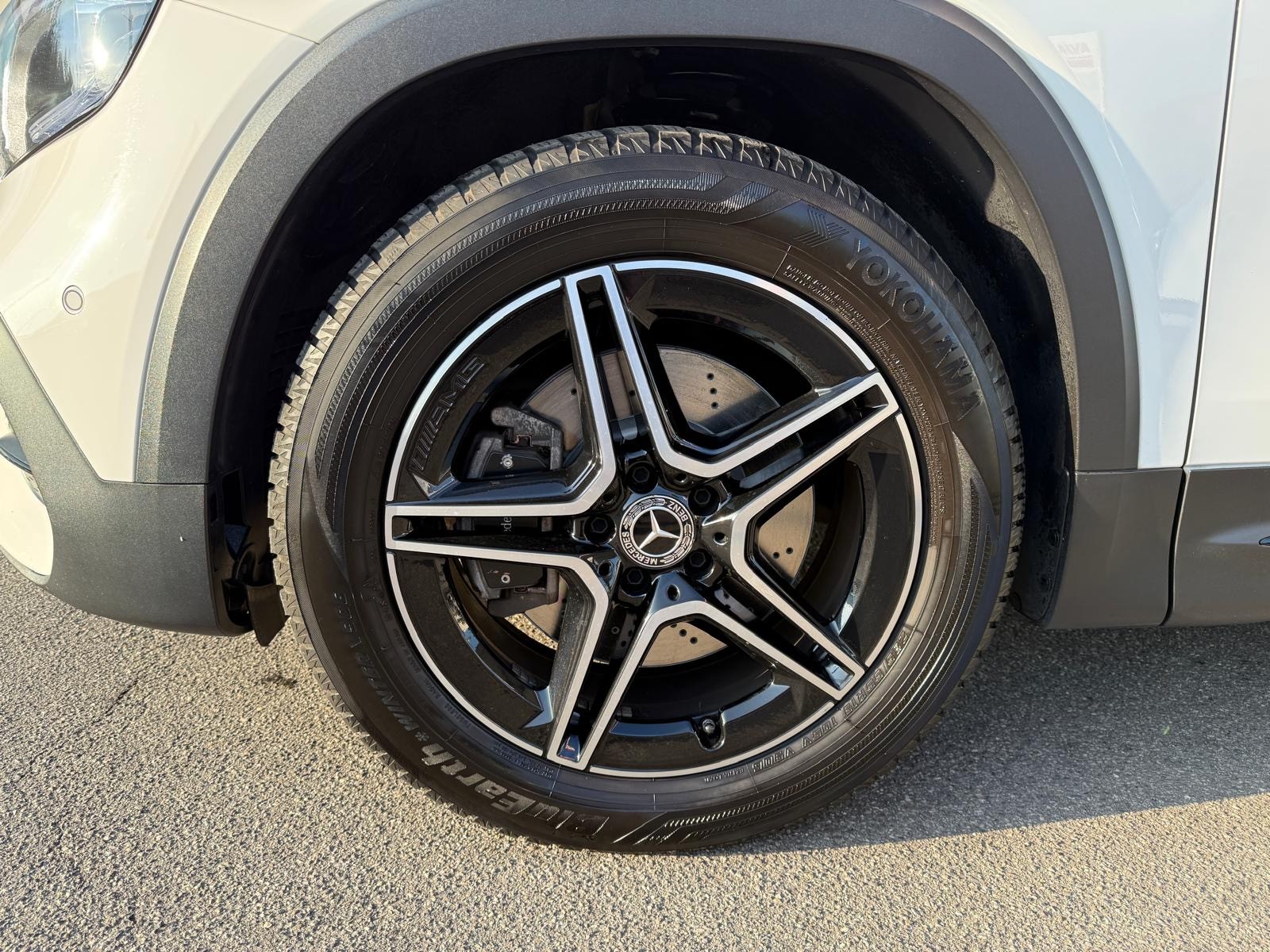 MERCEDES-BENZ GLB 250 4Matic AMG Line 8G-Tronic-image-4