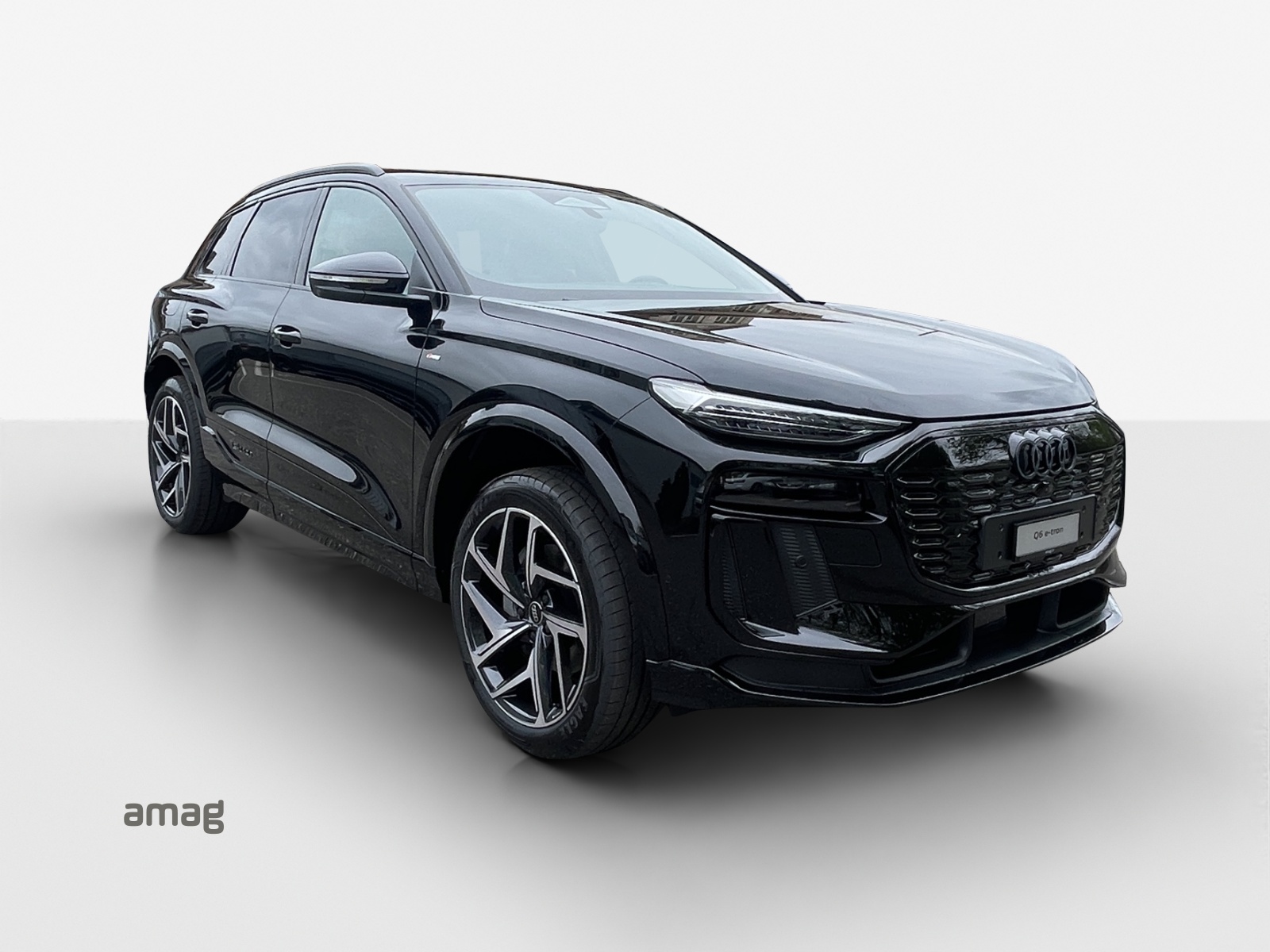 AUDI Q6 e-tron quattro-image-5