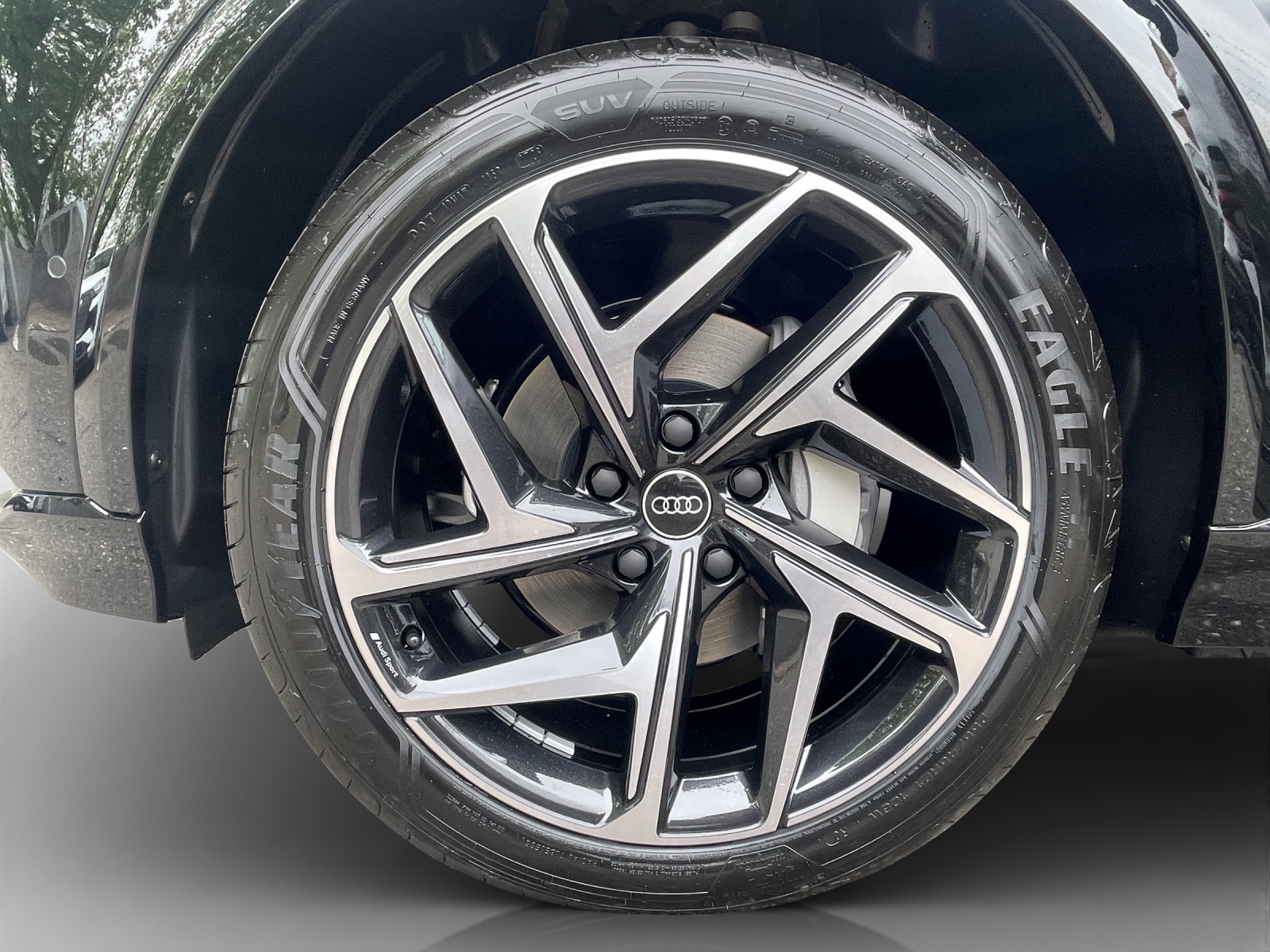 AUDI Q6 e-tron quattro-image-13