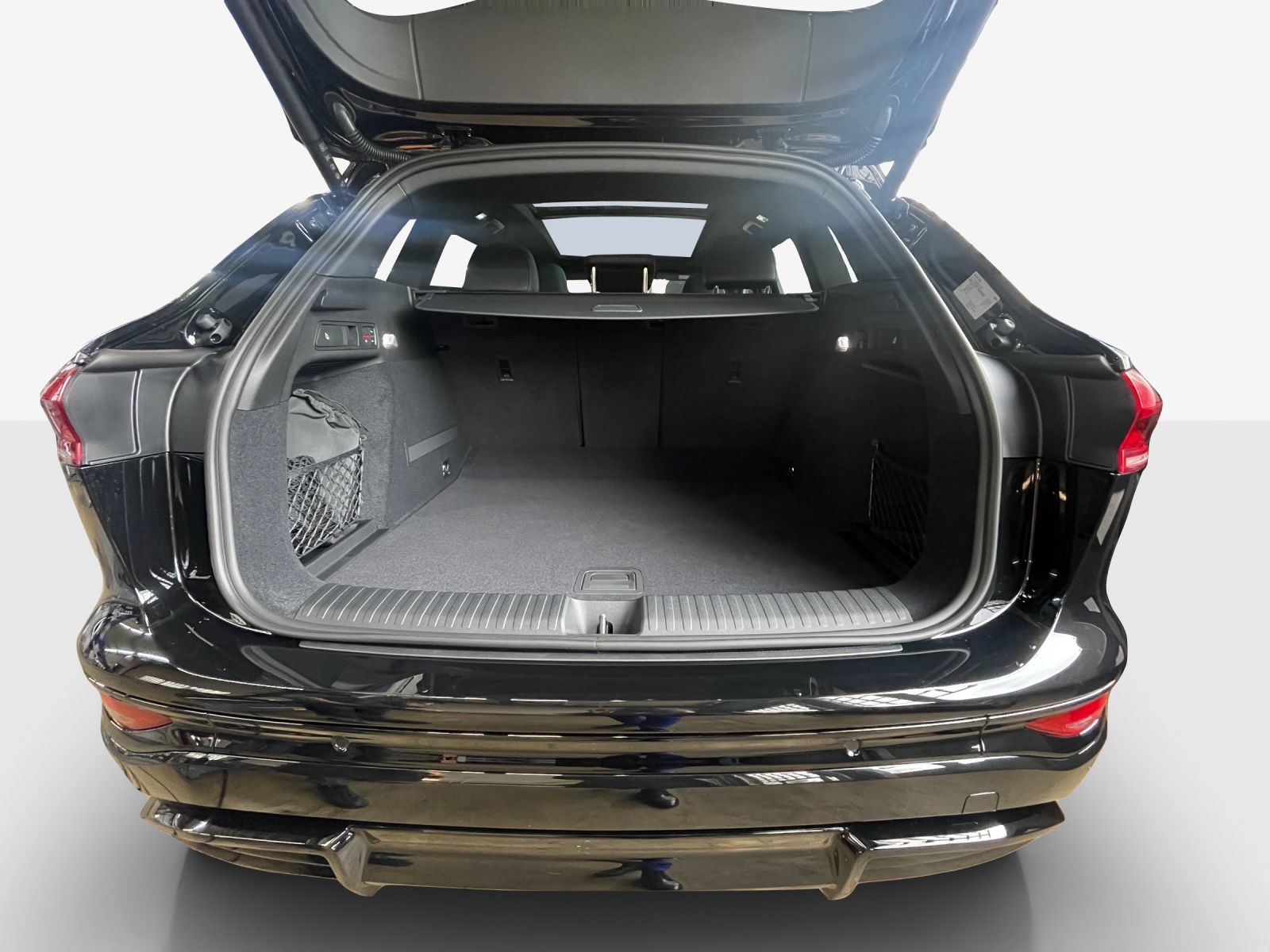 AUDI Q6 e-tron quattro-image-12