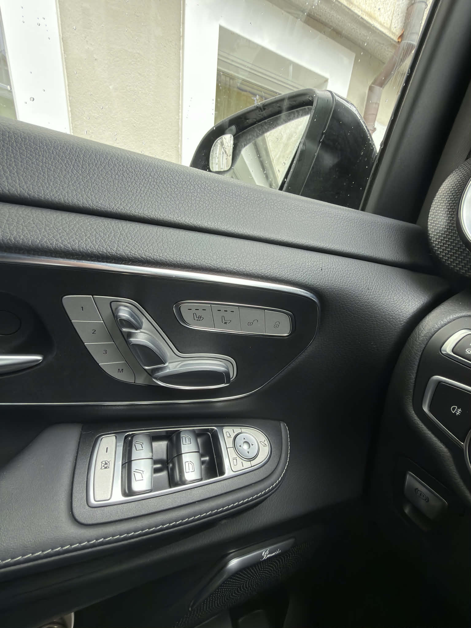 MERCEDES-BENZ V 300 d lang Swiss Edition 4Matic 9G-Tronic-image-7