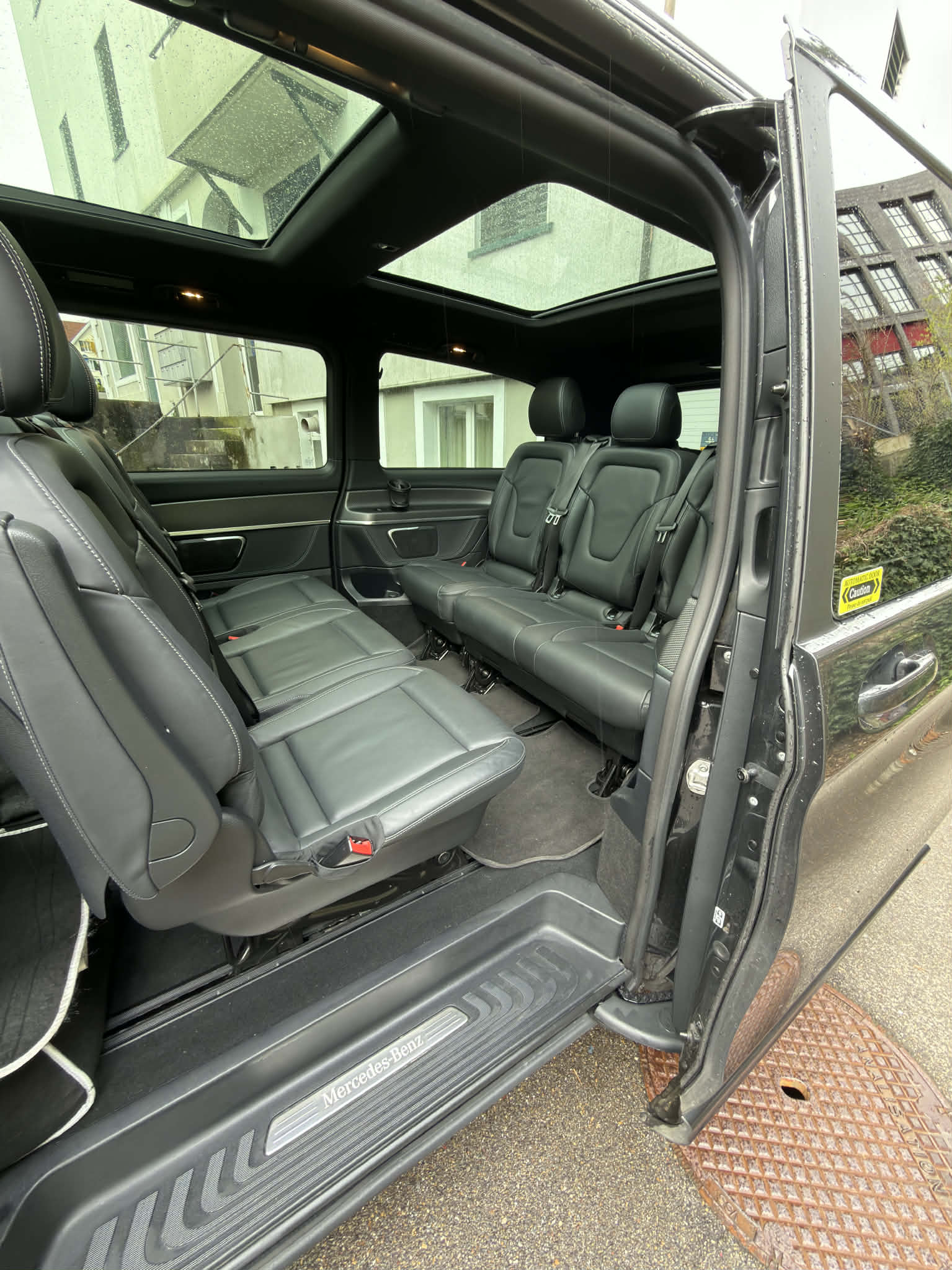 MERCEDES-BENZ V 300 d lang Swiss Edition 4Matic 9G-Tronic-image-11