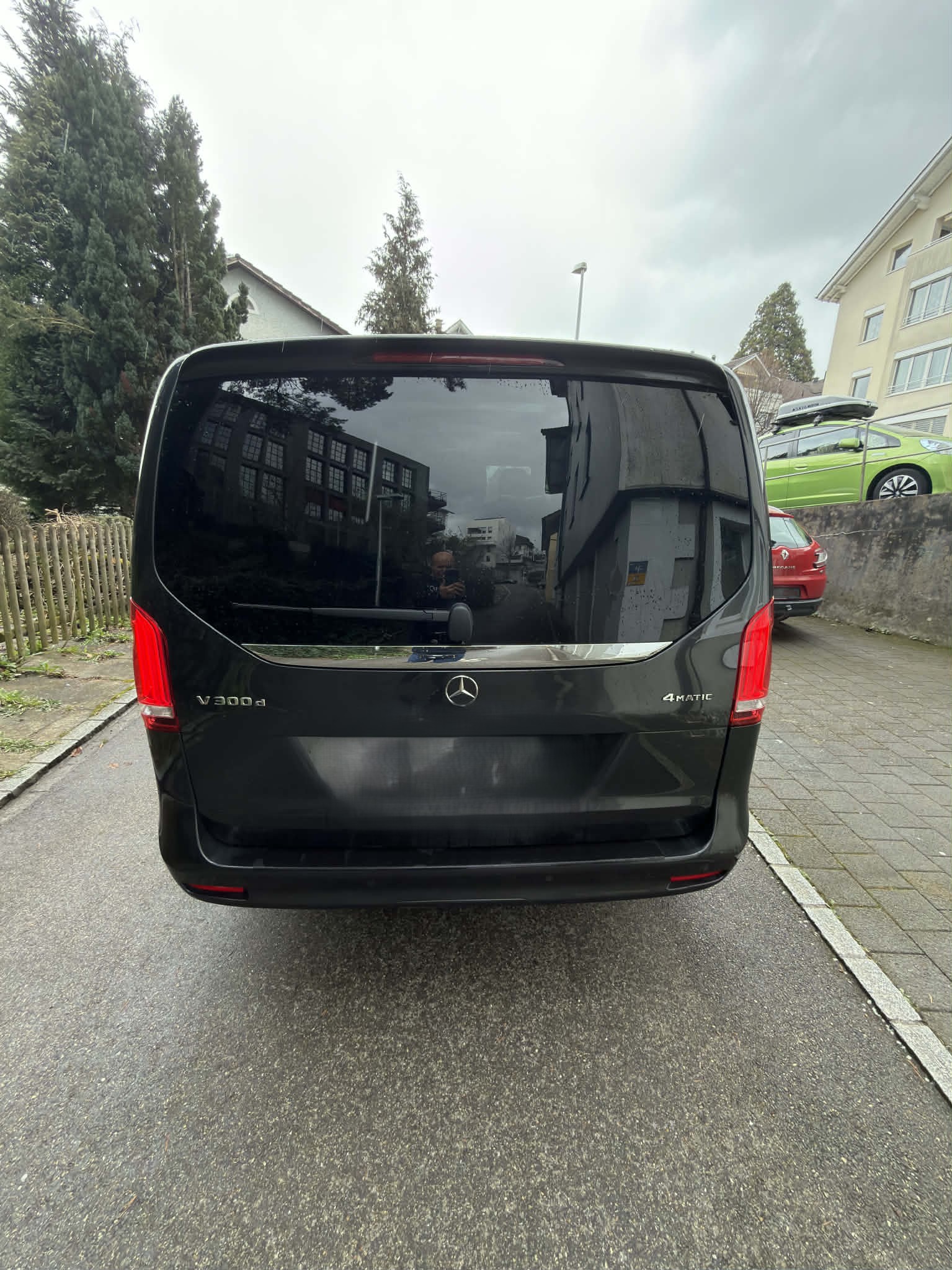 MERCEDES-BENZ V 300 d lang Swiss Edition 4Matic 9G-Tronic-image-1
