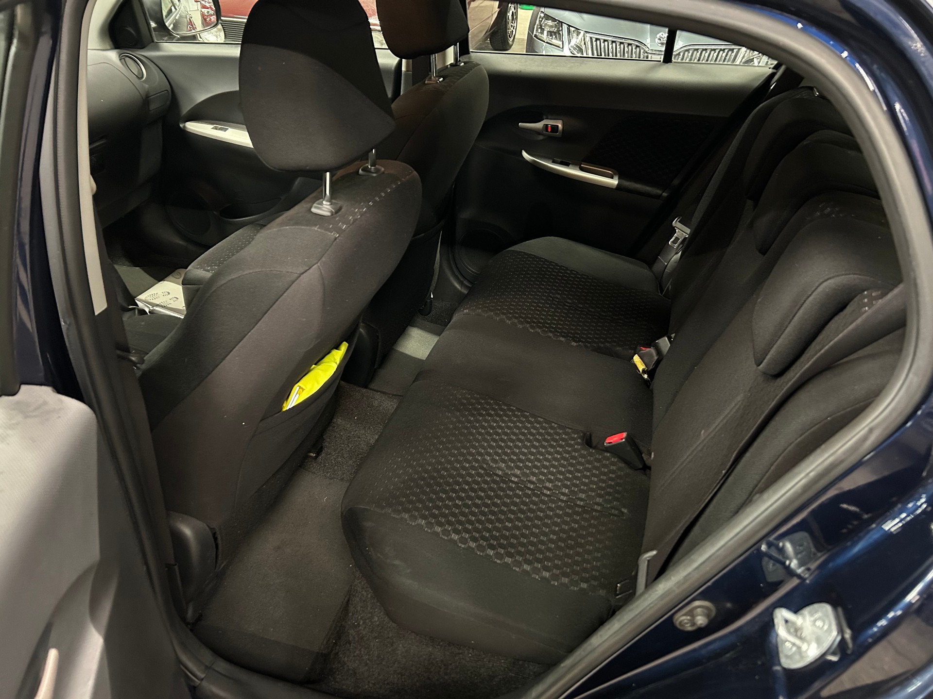TOYOTA UrbanCruiser 1.4 D-4D Linea Terra 4WD-image-11