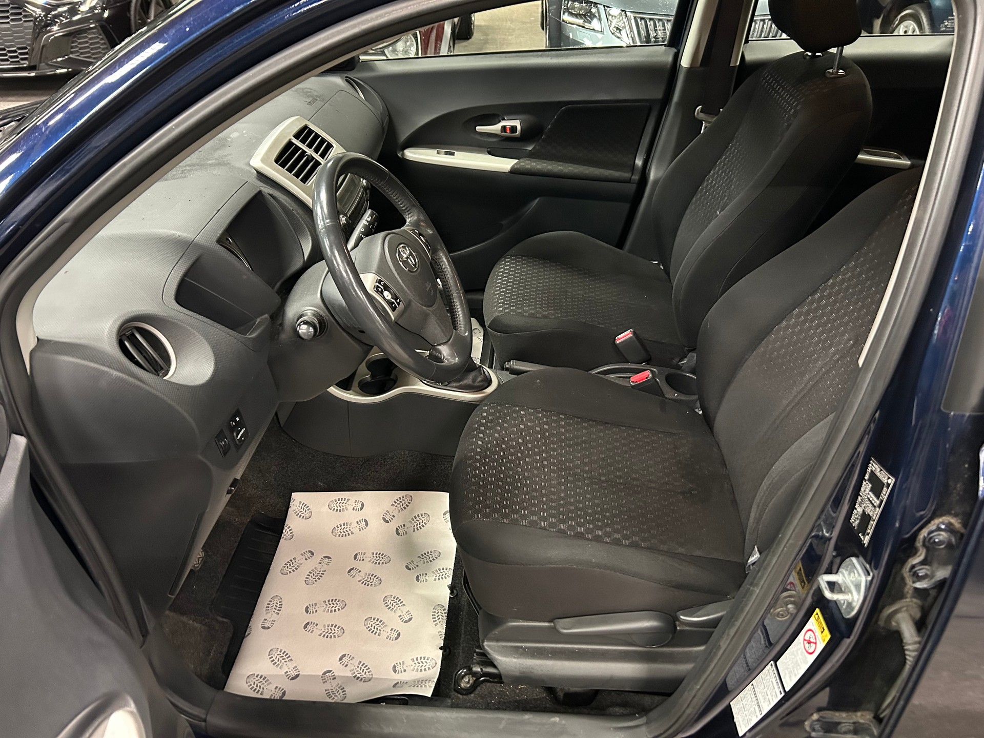 TOYOTA UrbanCruiser 1.4 D-4D Linea Terra 4WD-image-9