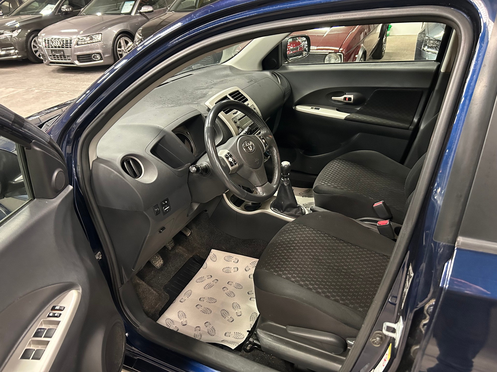 TOYOTA UrbanCruiser 1.4 D-4D Linea Terra 4WD-image-10