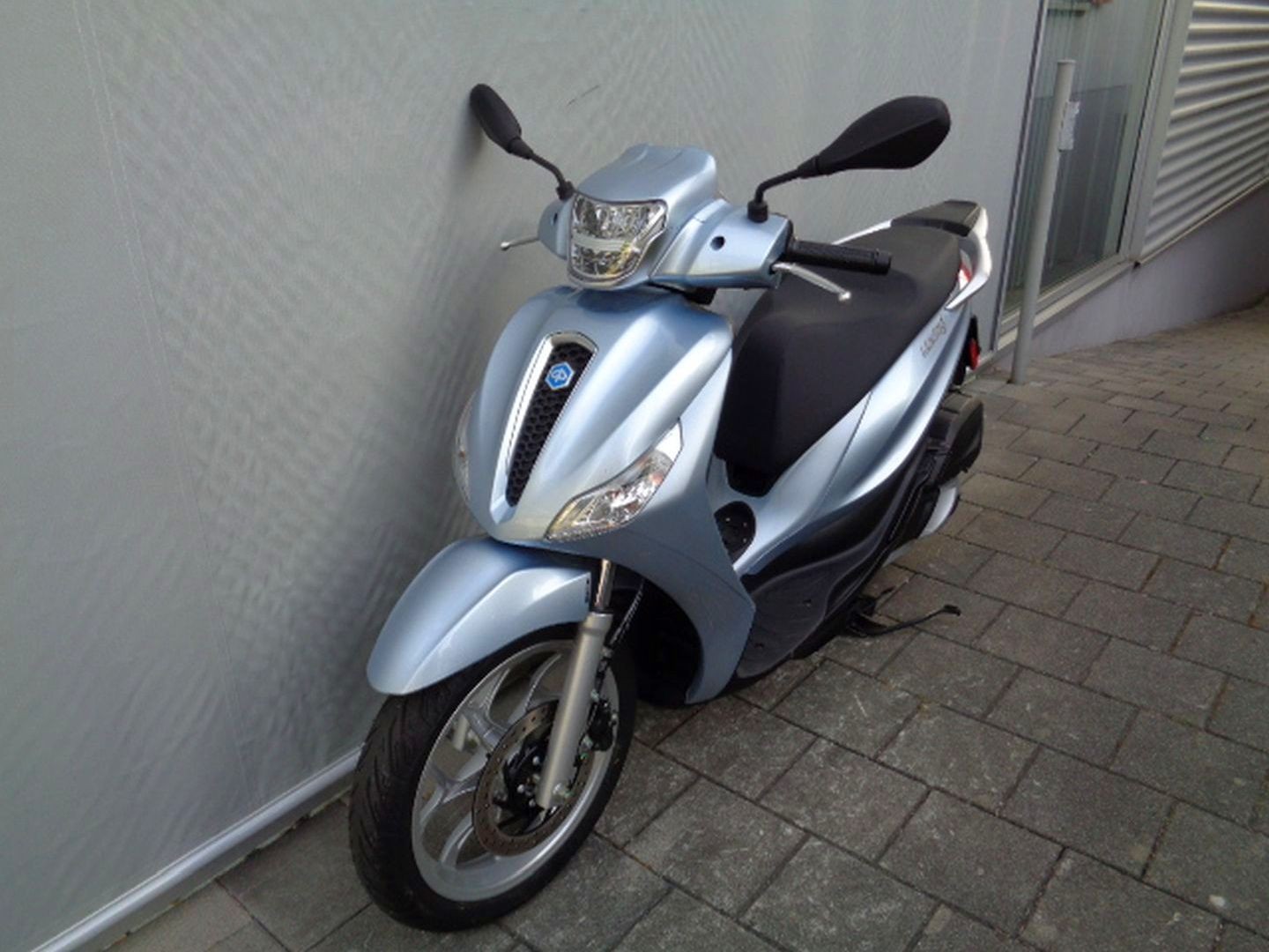 PIAGGIO MEDLEY 125 ABS E5-image-1