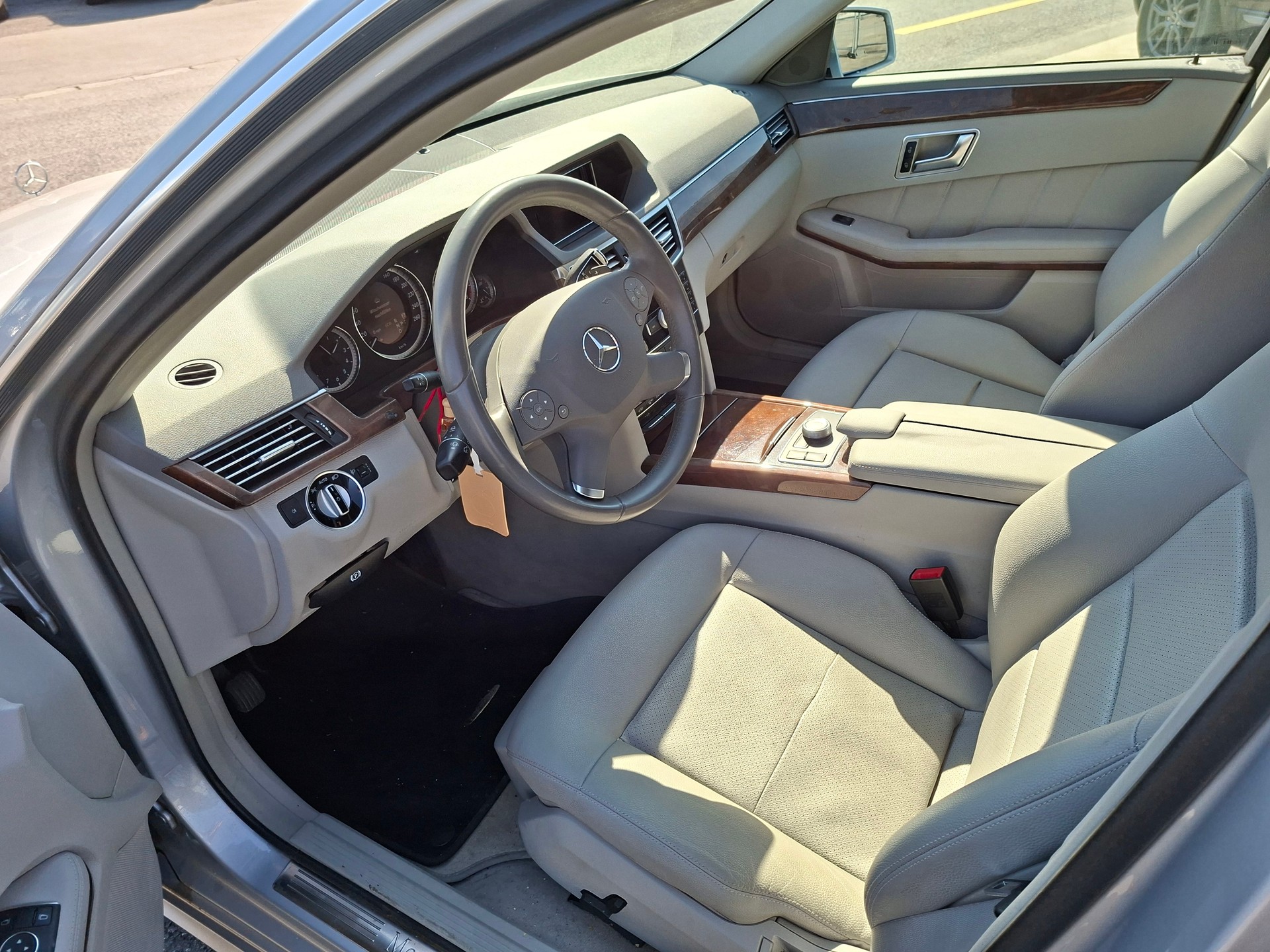 MERCEDES-BENZ E 250 CGI BlueEfficiency Elégance 7G-Tronic-image-6